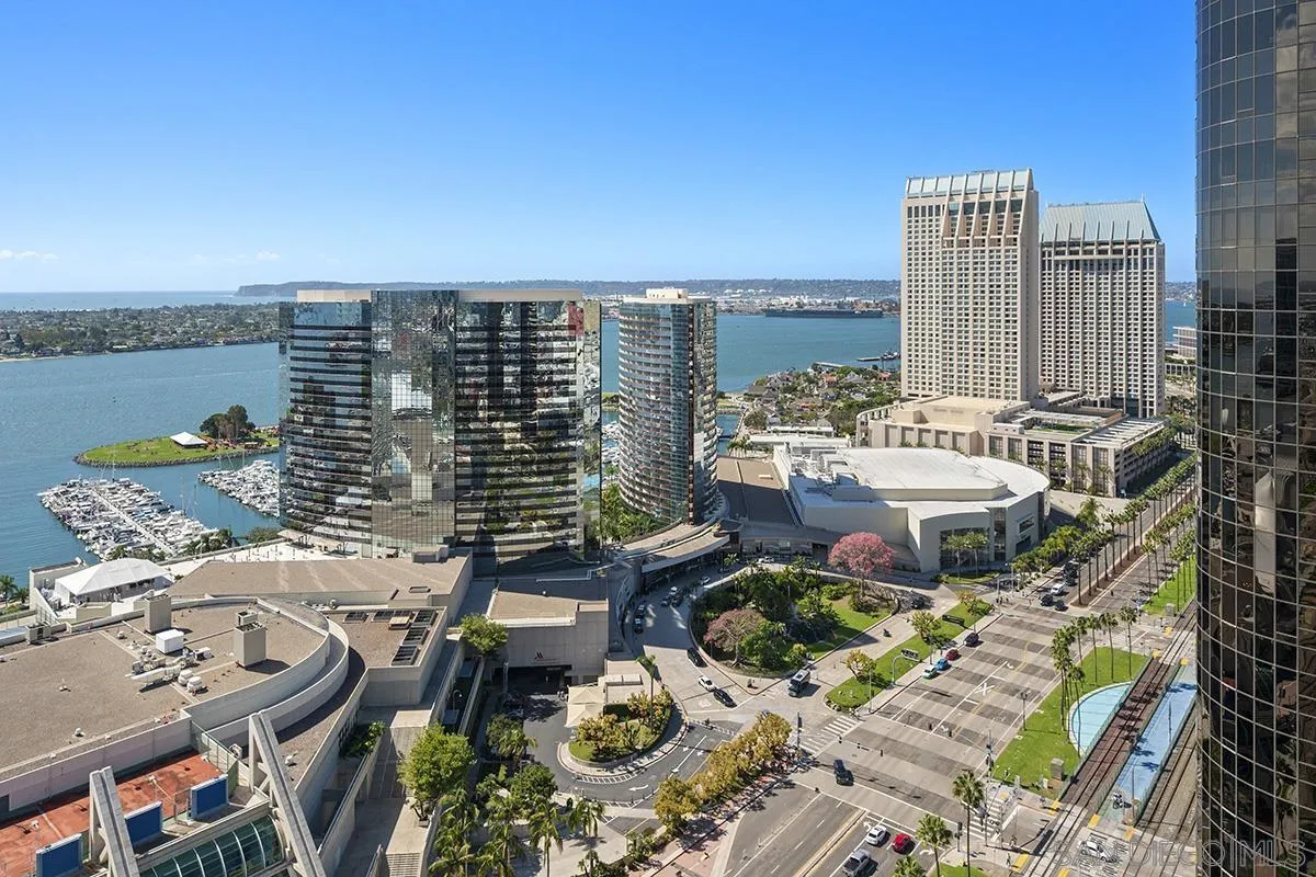 https://cdn.realtyfeed.com/cdn/127/260025019/6e0b93a0d1a01d648a837fe12bbdcd65.webp