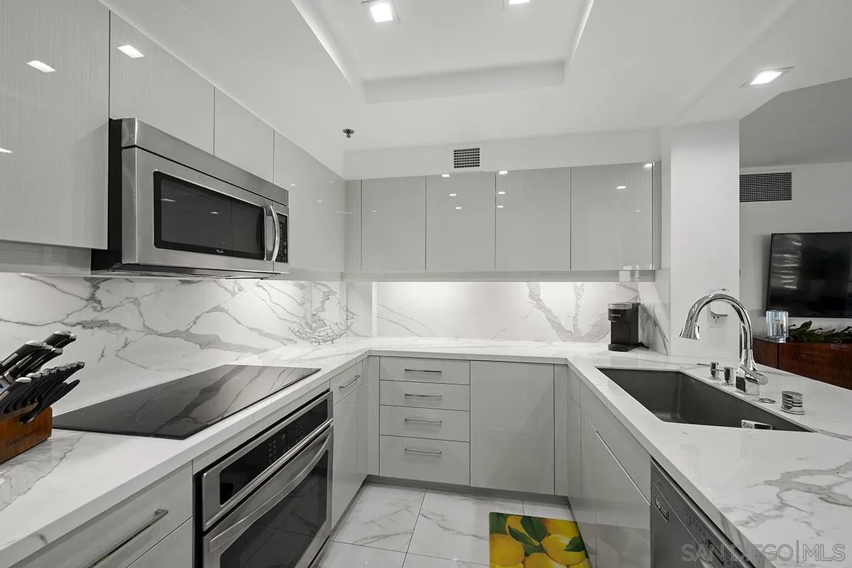 https://cdn.realtyfeed.com/cdn/127/260025019/9b466858b1992f998ee9b7390a2e862b.webp