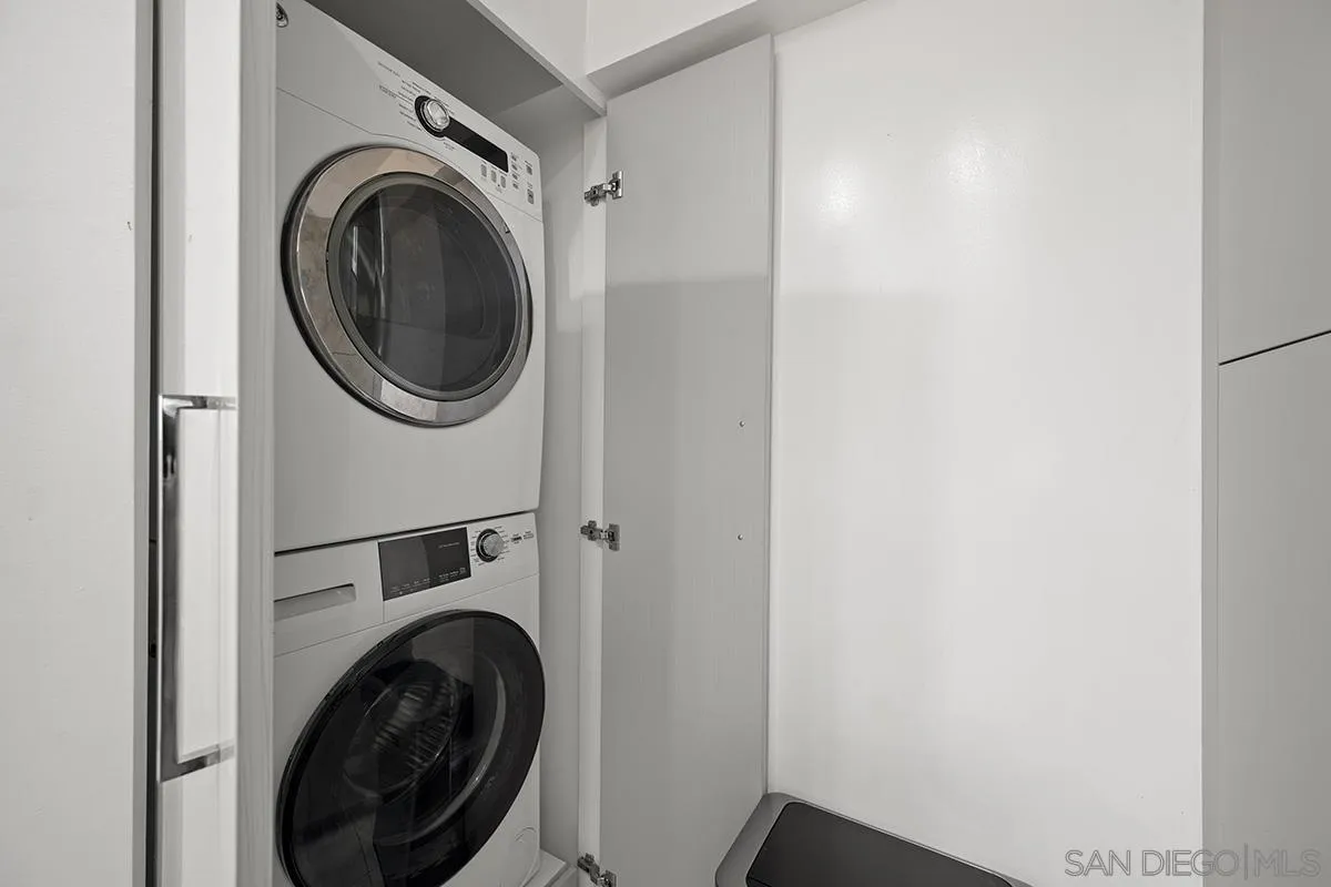 https://cdn.realtyfeed.com/cdn/127/260025019/9bb2ec3e20478b1bb165d64dd00fbdfb.webp