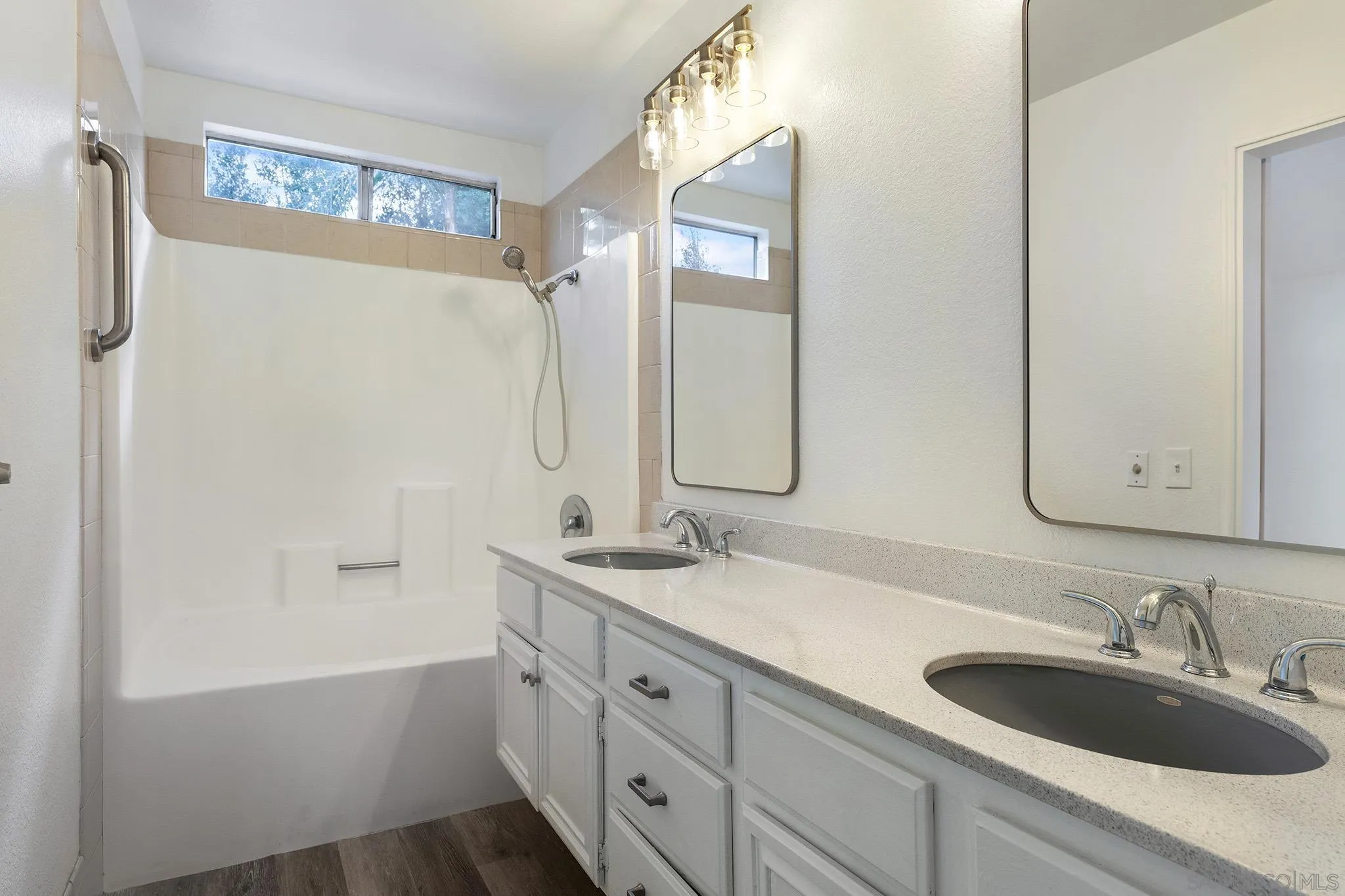 https://cdn.realtyfeed.com/cdn/127/260025024/3eff29df09403bffd5660e4ef520f126.webp