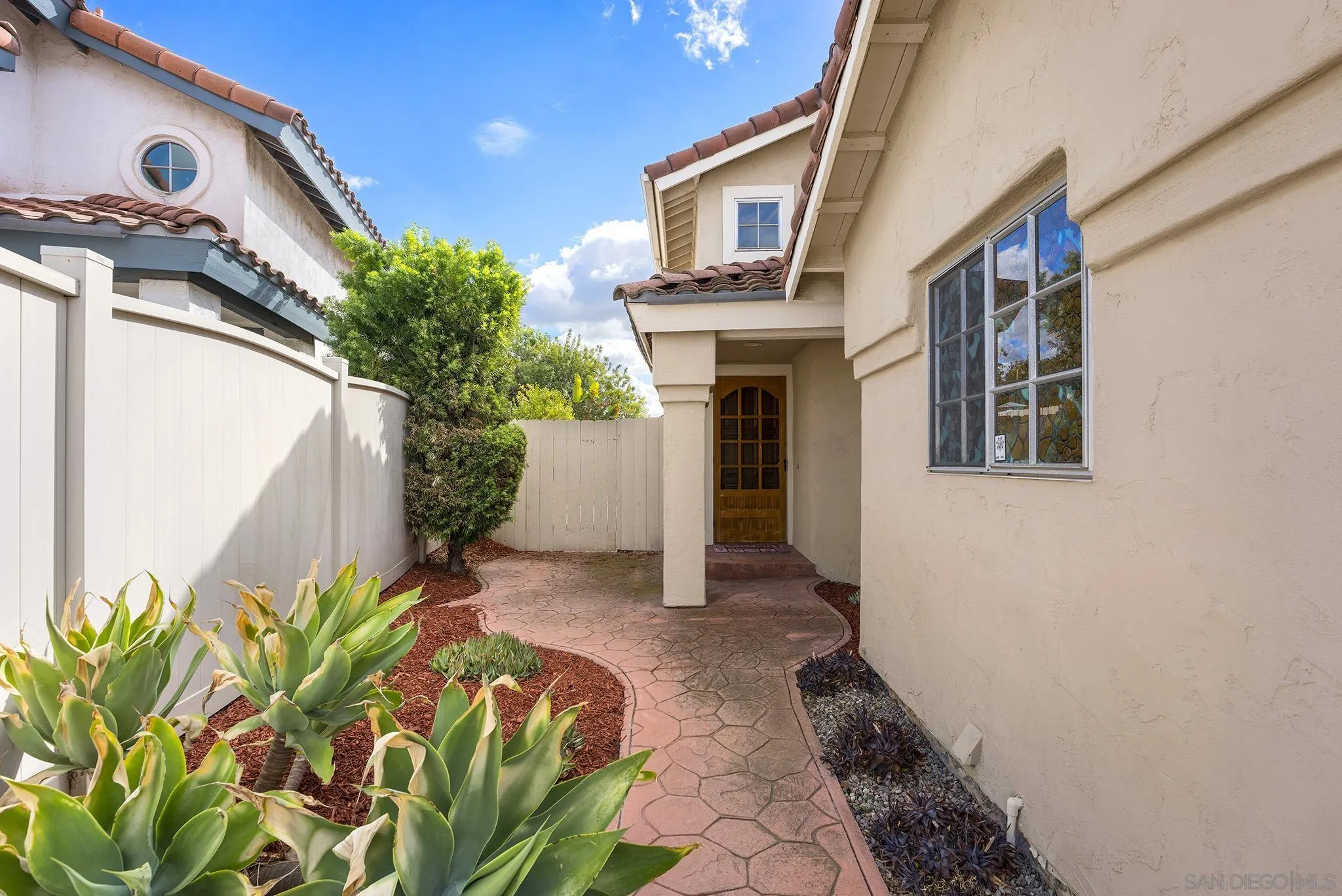 https://cdn.realtyfeed.com/cdn/127/260025024/45833aff9e1355bc88eb84c5f85182af.webp