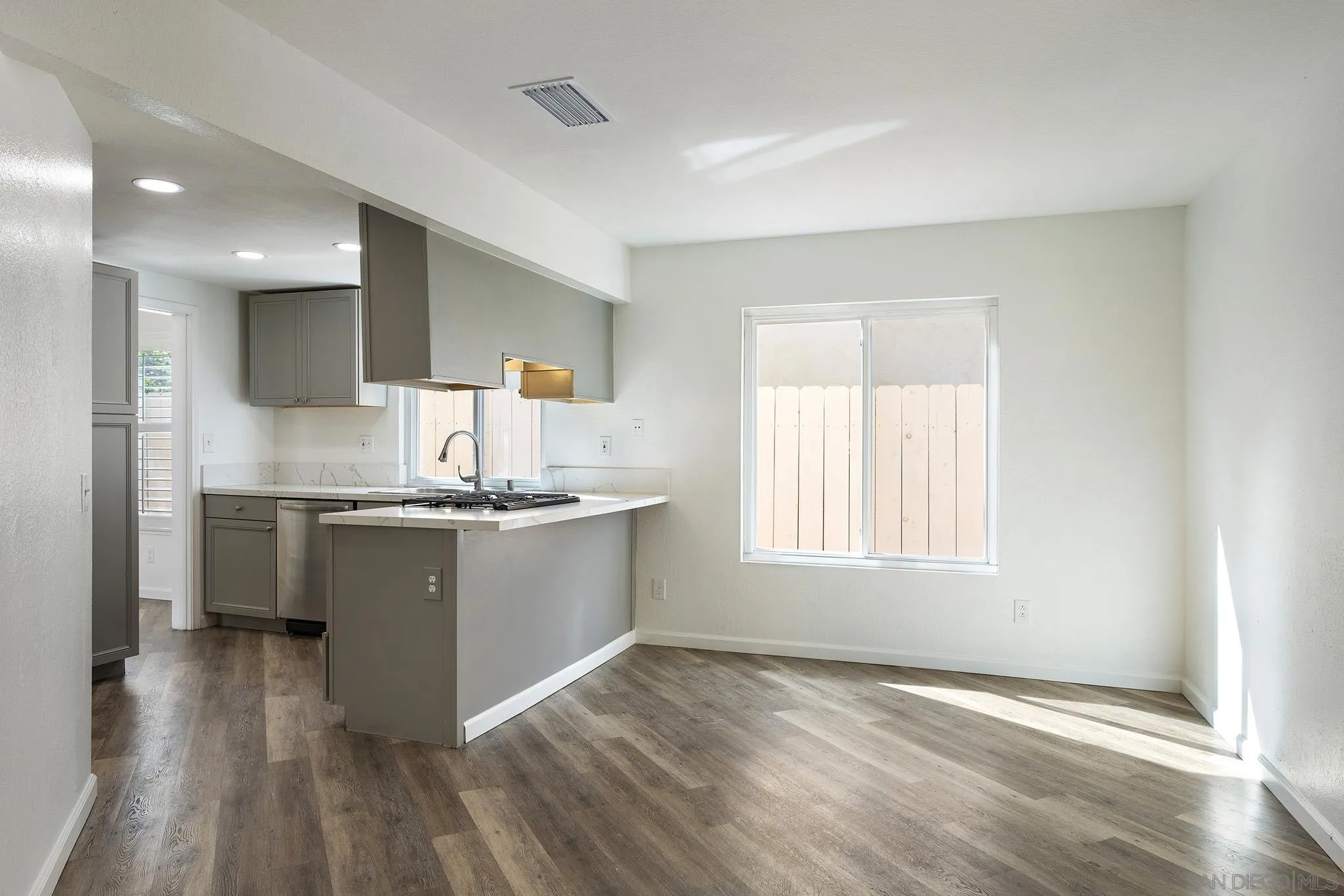 https://cdn.realtyfeed.com/cdn/127/260025024/5b054a7d3521e1f3a533b2df282b9336.webp