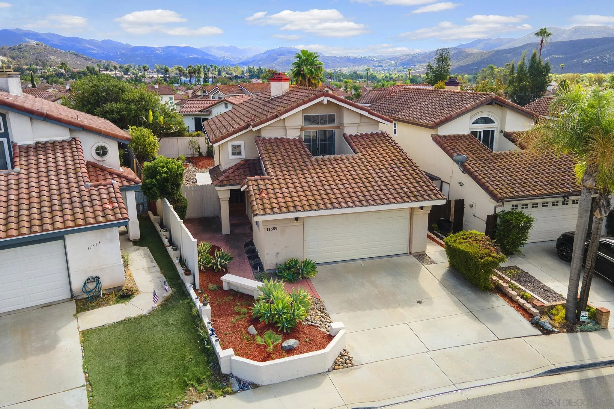 https://cdn.realtyfeed.com/cdn/127/260025024/a9304b6b4f7bf8643bbe1fead4a27352.webp