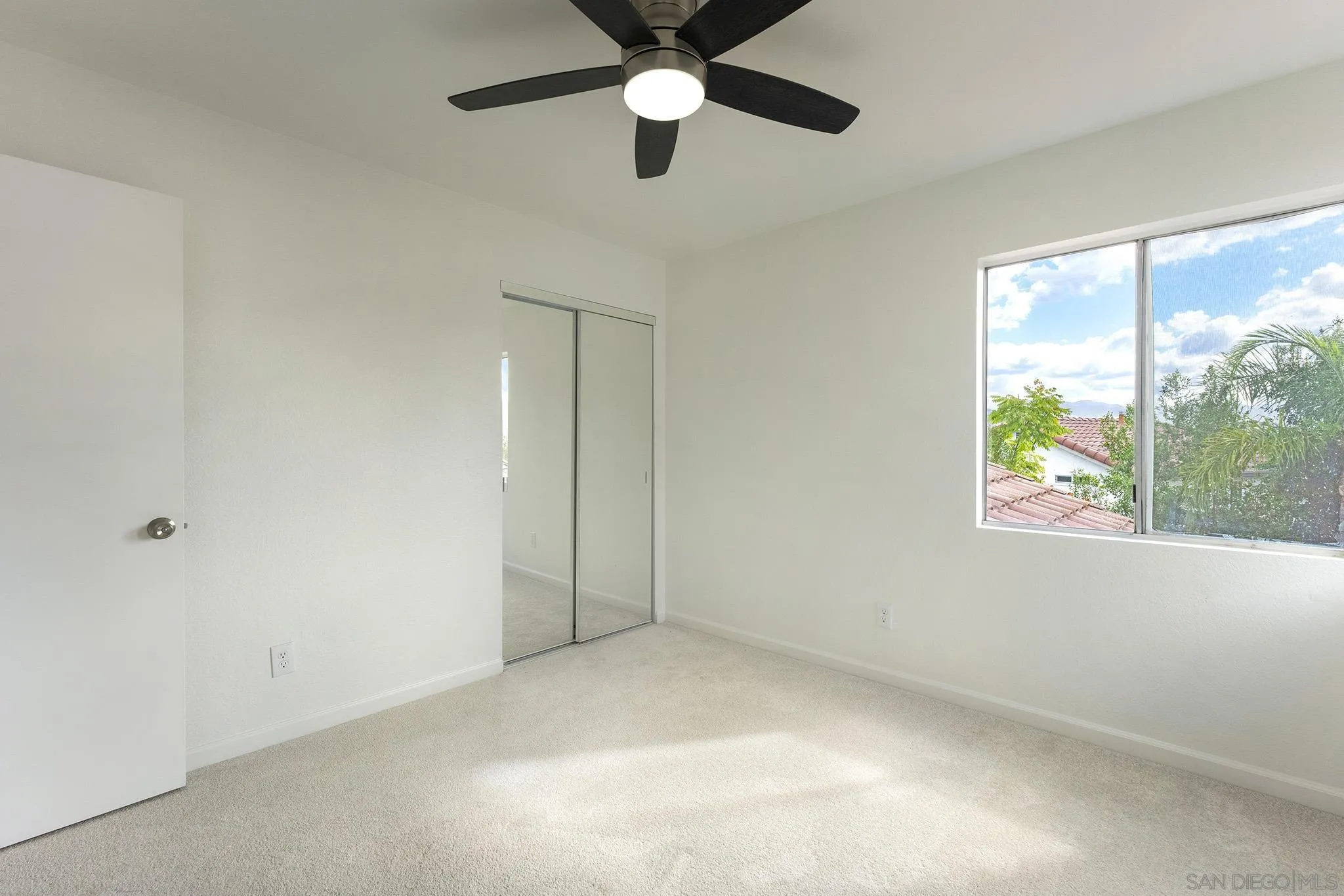 https://cdn.realtyfeed.com/cdn/127/260025024/ad28382f677d35e51991d956469bd49f.webp