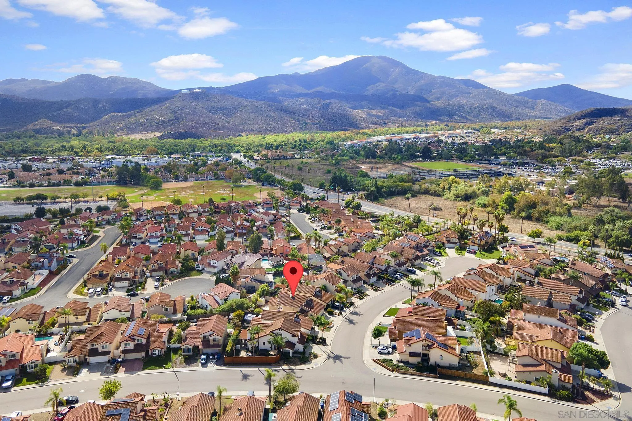 https://cdn.realtyfeed.com/cdn/127/260025024/fc1d0b67b29416f140cb0c5d82f9094e.webp