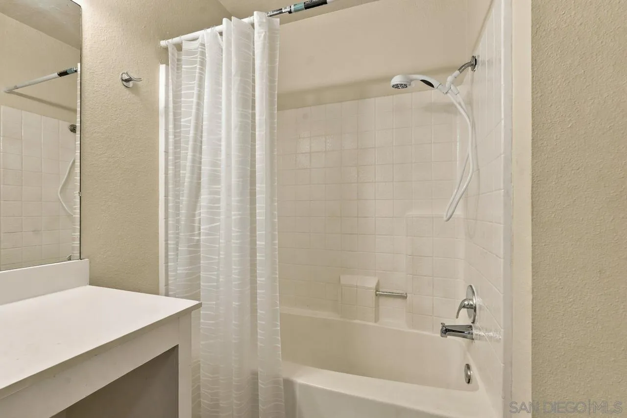 https://cdn.realtyfeed.com/cdn/127/260025026/1ec3535f9f2ee1ba48c1bdd4e533ae10.webp