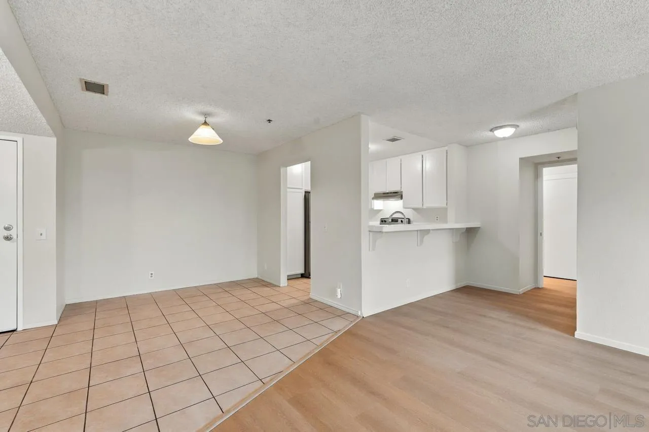 https://cdn.realtyfeed.com/cdn/127/260025026/796e0125f7e6323ad5f5f2544f3f81d8.webp