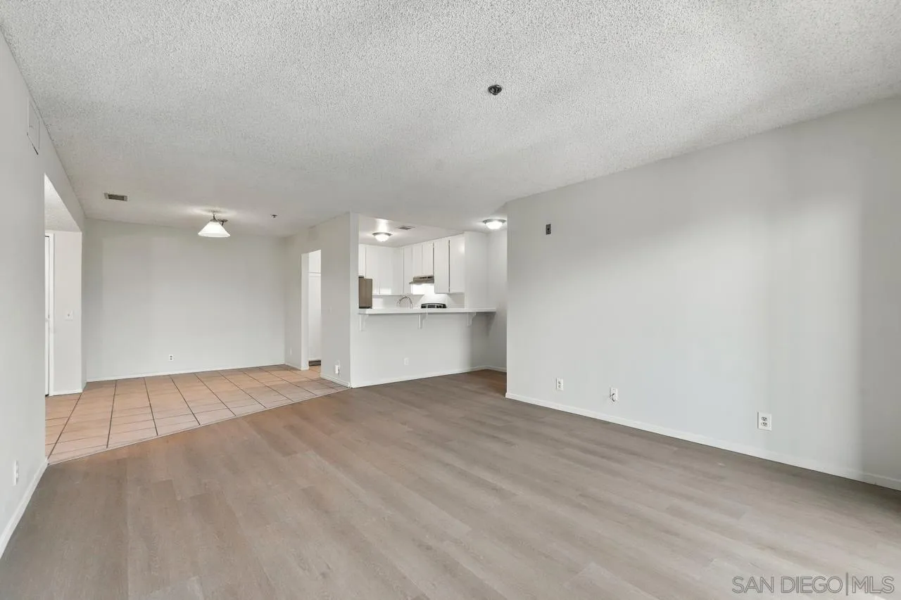 https://cdn.realtyfeed.com/cdn/127/260025026/be932e6db9cb890f2ac569fd610e34fd.webp