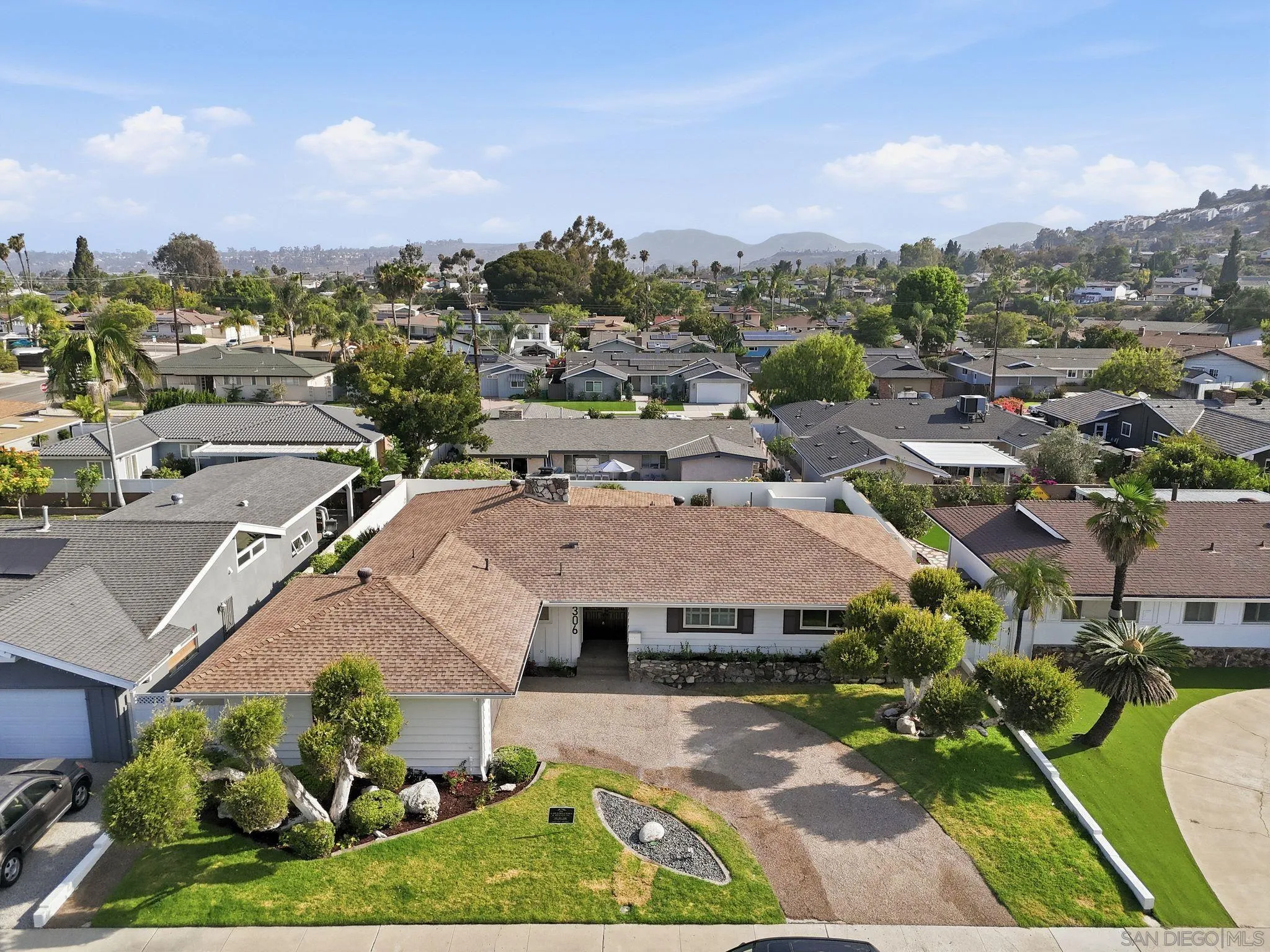 https://cdn.realtyfeed.com/cdn/127/260025056/06f7d2a30119fb28f3d648dd187eb78e.webp