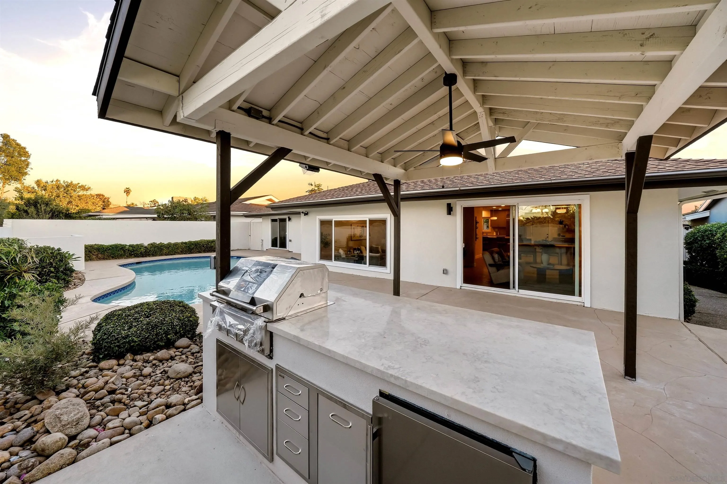 https://cdn.realtyfeed.com/cdn/127/260025056/1c79f2ed01964840e3212f1a9a557ca5.webp