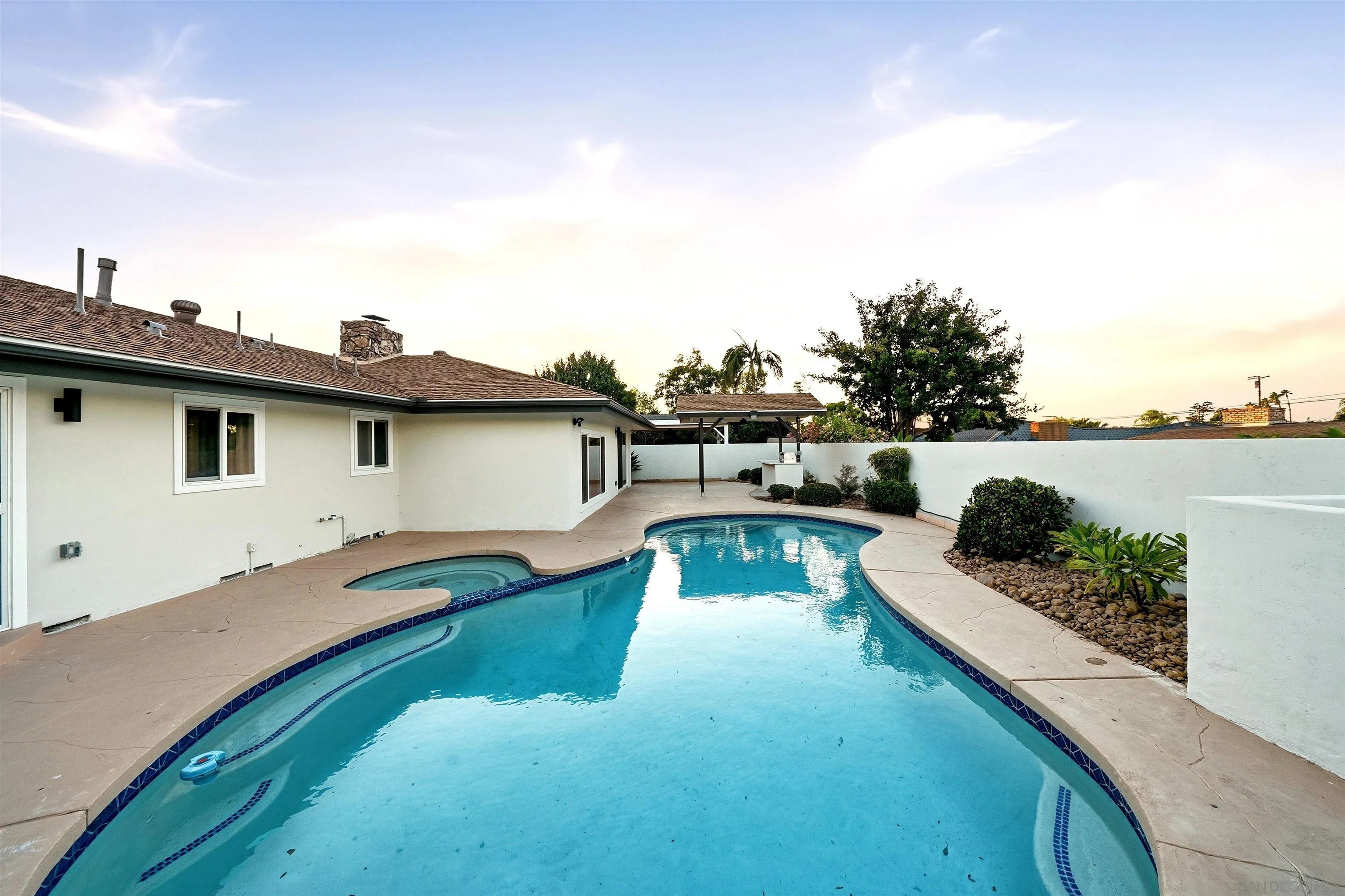 https://cdn.realtyfeed.com/cdn/127/260025056/56e54cca1577c033f98b016b29bae25f.webp
