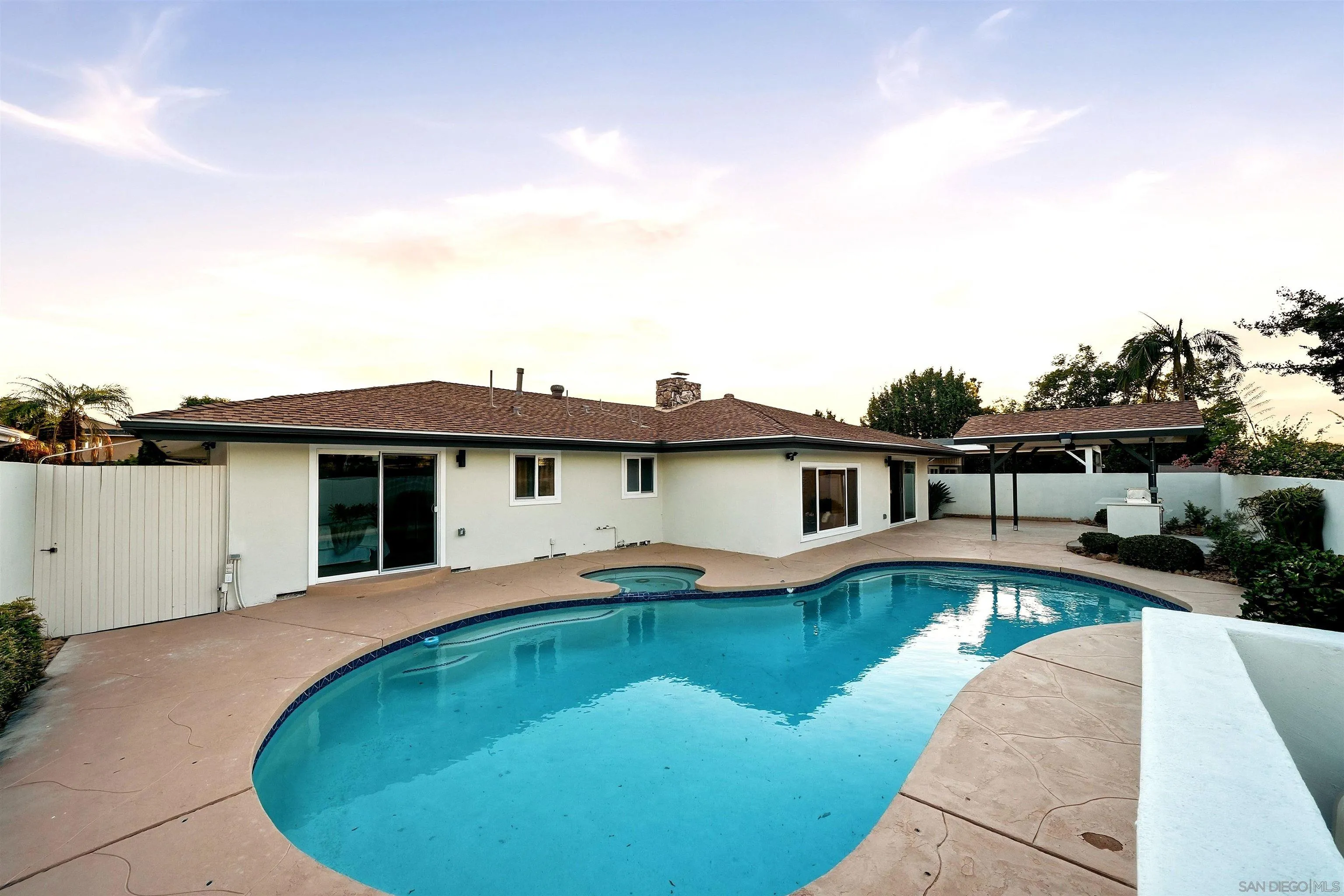 https://cdn.realtyfeed.com/cdn/127/260025056/576fb9fe63311b875a49146a3f978708.webp