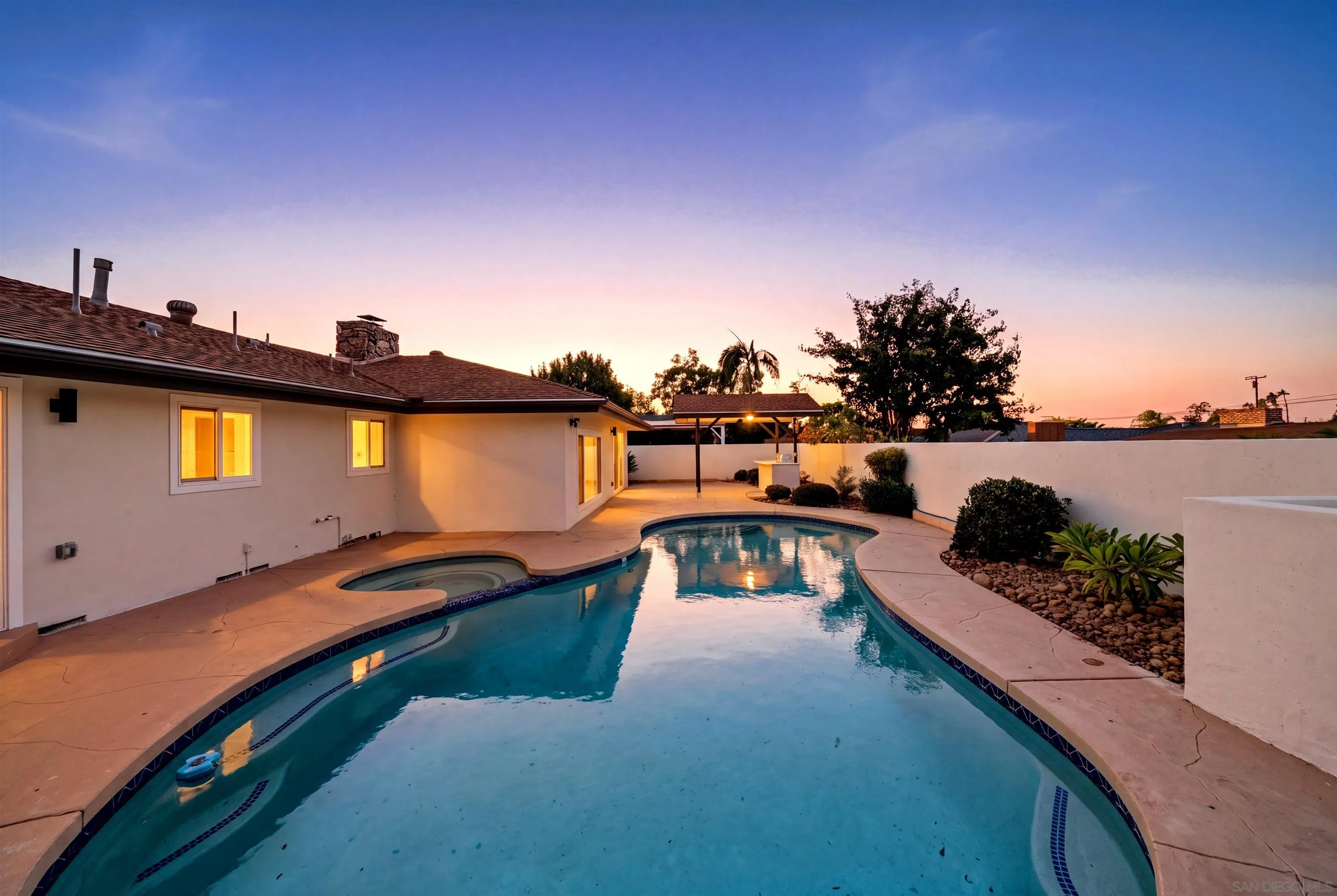 https://cdn.realtyfeed.com/cdn/127/260025056/b0f50e71e0e475b44c7246bec43a6d8d.webp