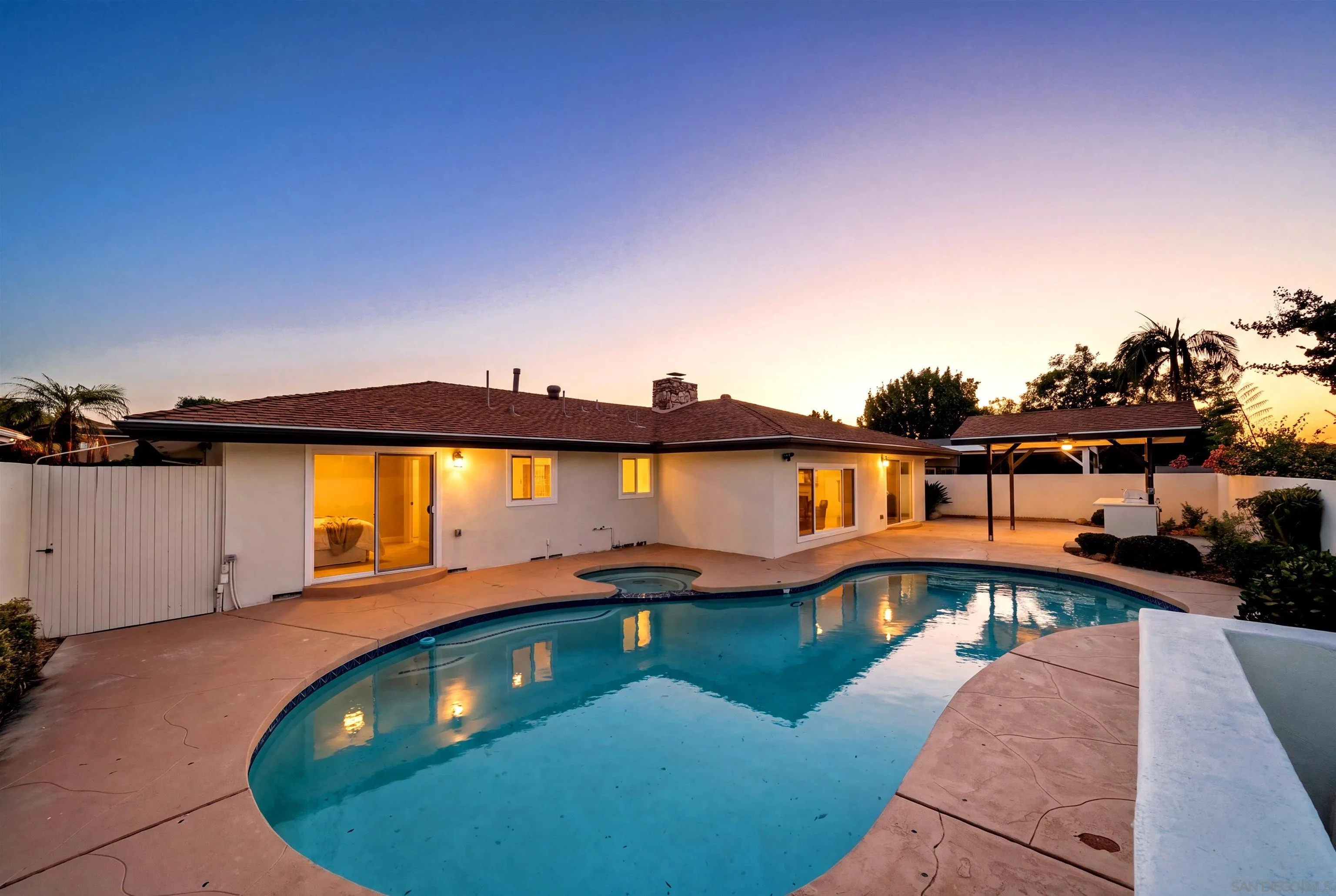 https://cdn.realtyfeed.com/cdn/127/260025056/f4d6f9c2cb53cb73afcde2d094168ff4.webp