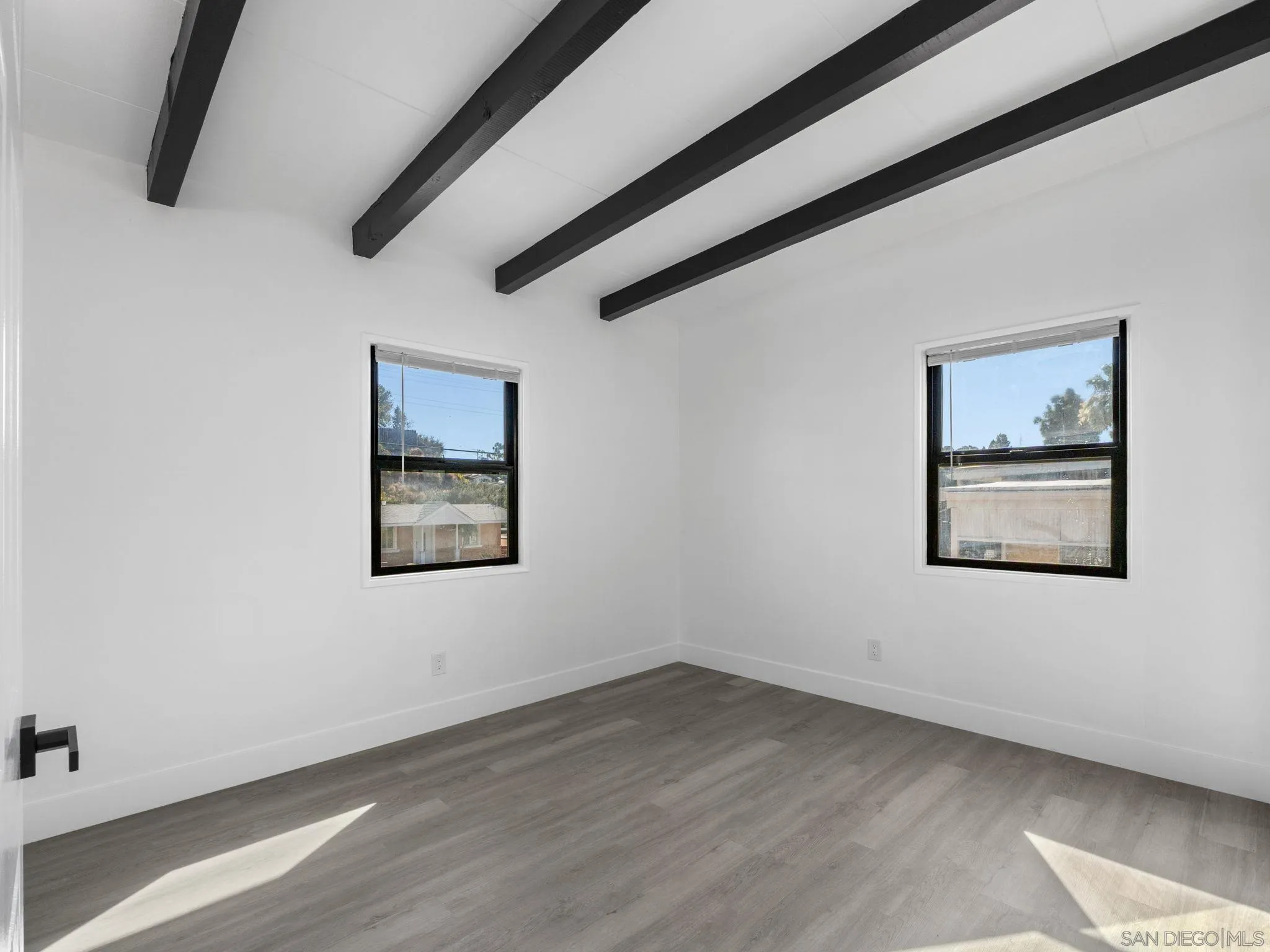 1736 Gateway, San Diego, CA 92105