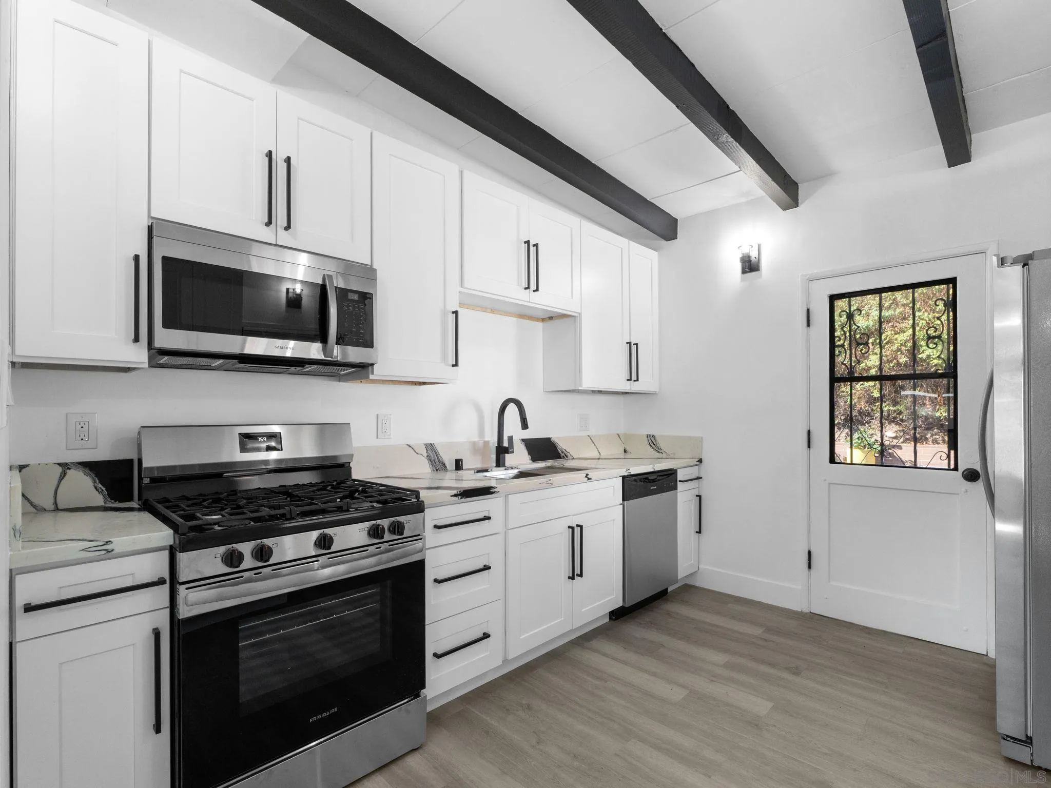 1736 Gateway, San Diego, CA 92105