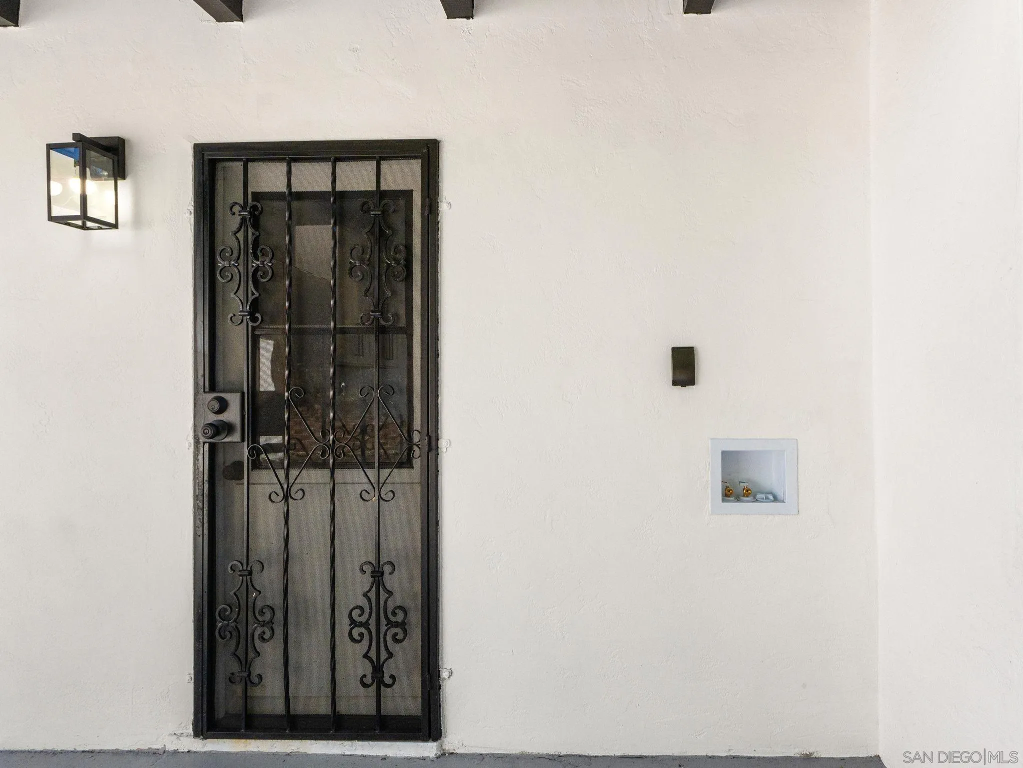 1736 Gateway, San Diego, CA 92105