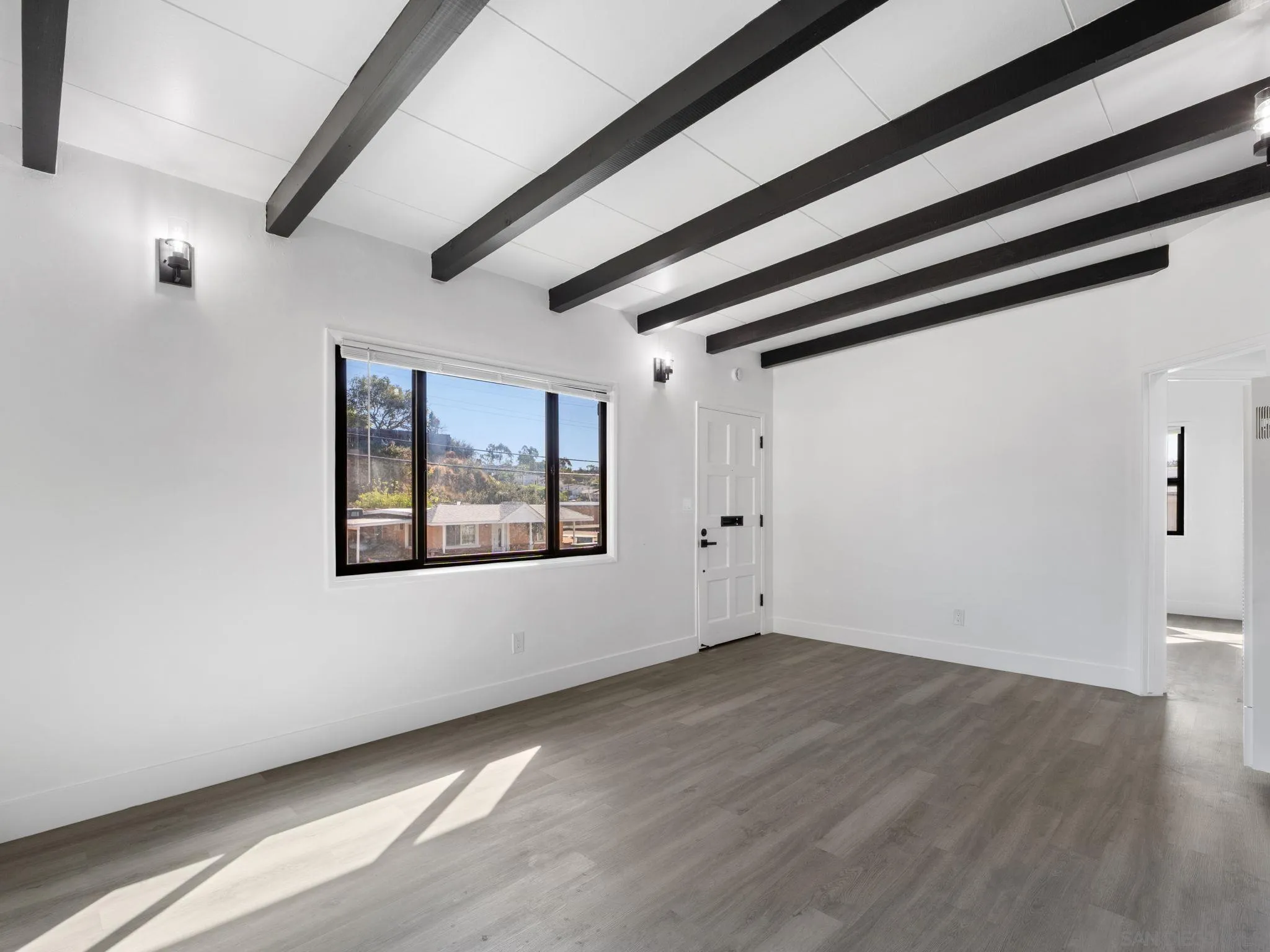 1736 Gateway, San Diego, CA 92105