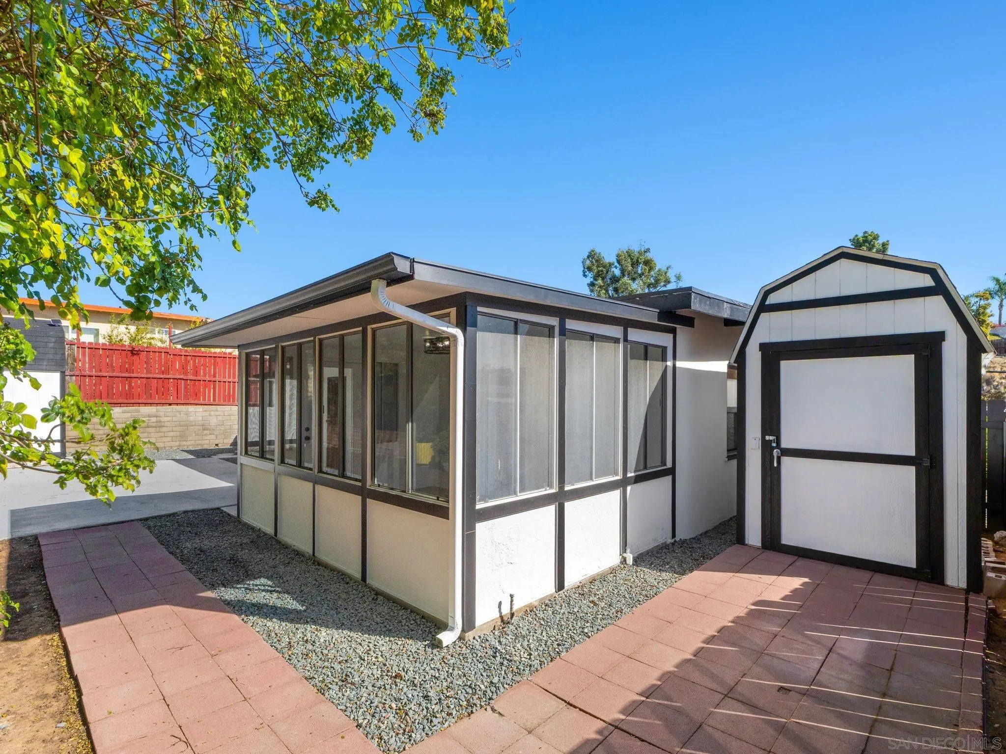 1736 Gateway, San Diego, CA 92105