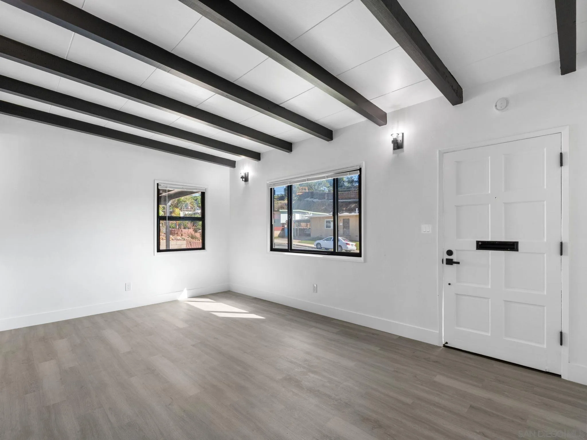 1736 Gateway, San Diego, CA 92105