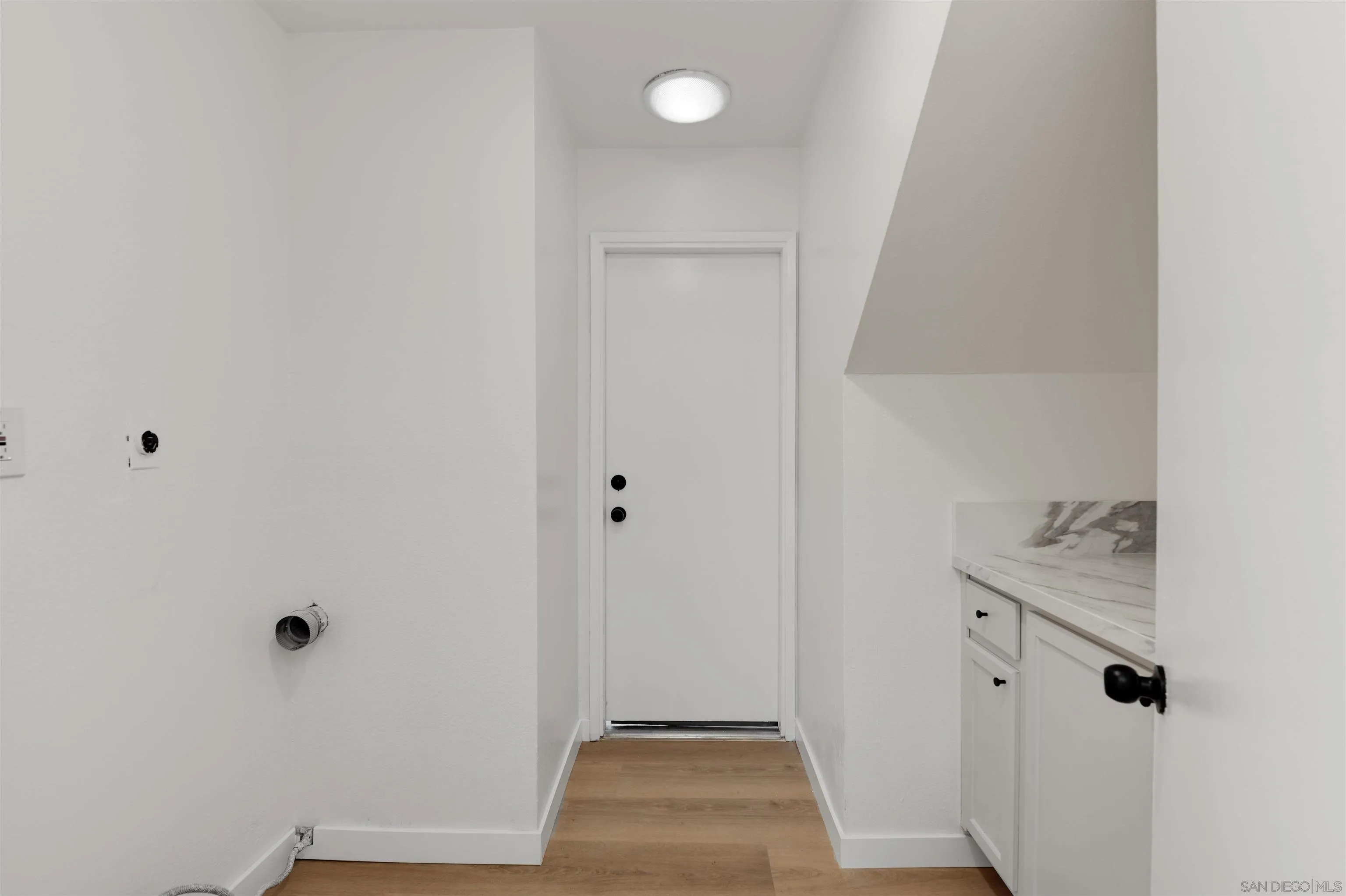 https://cdn.realtyfeed.com/cdn/127/260025063/17533a54e6db1866117687e2ceefe994.webp