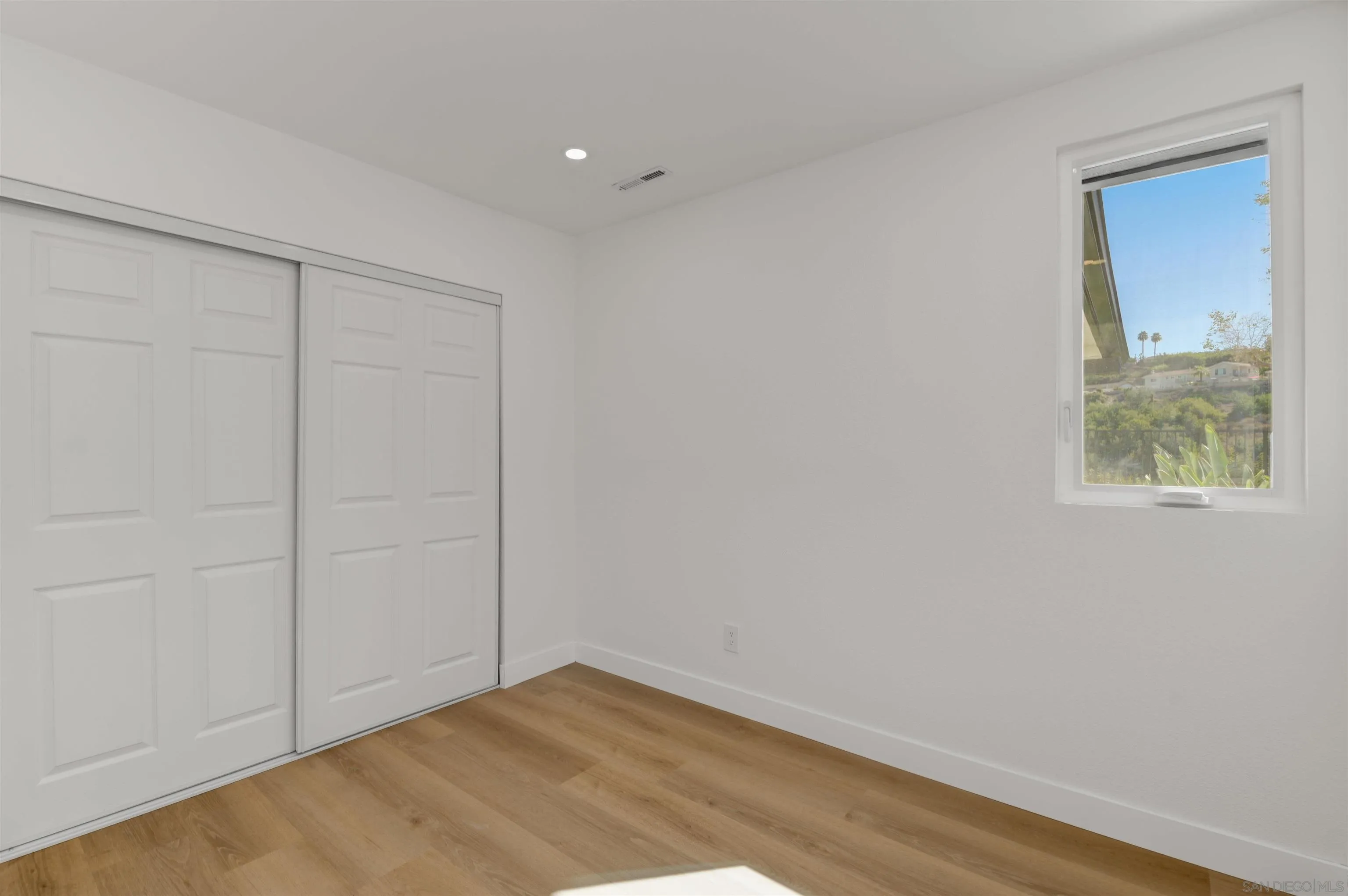 https://cdn.realtyfeed.com/cdn/127/260025063/47441046bf12921d444aeb92795def53.webp