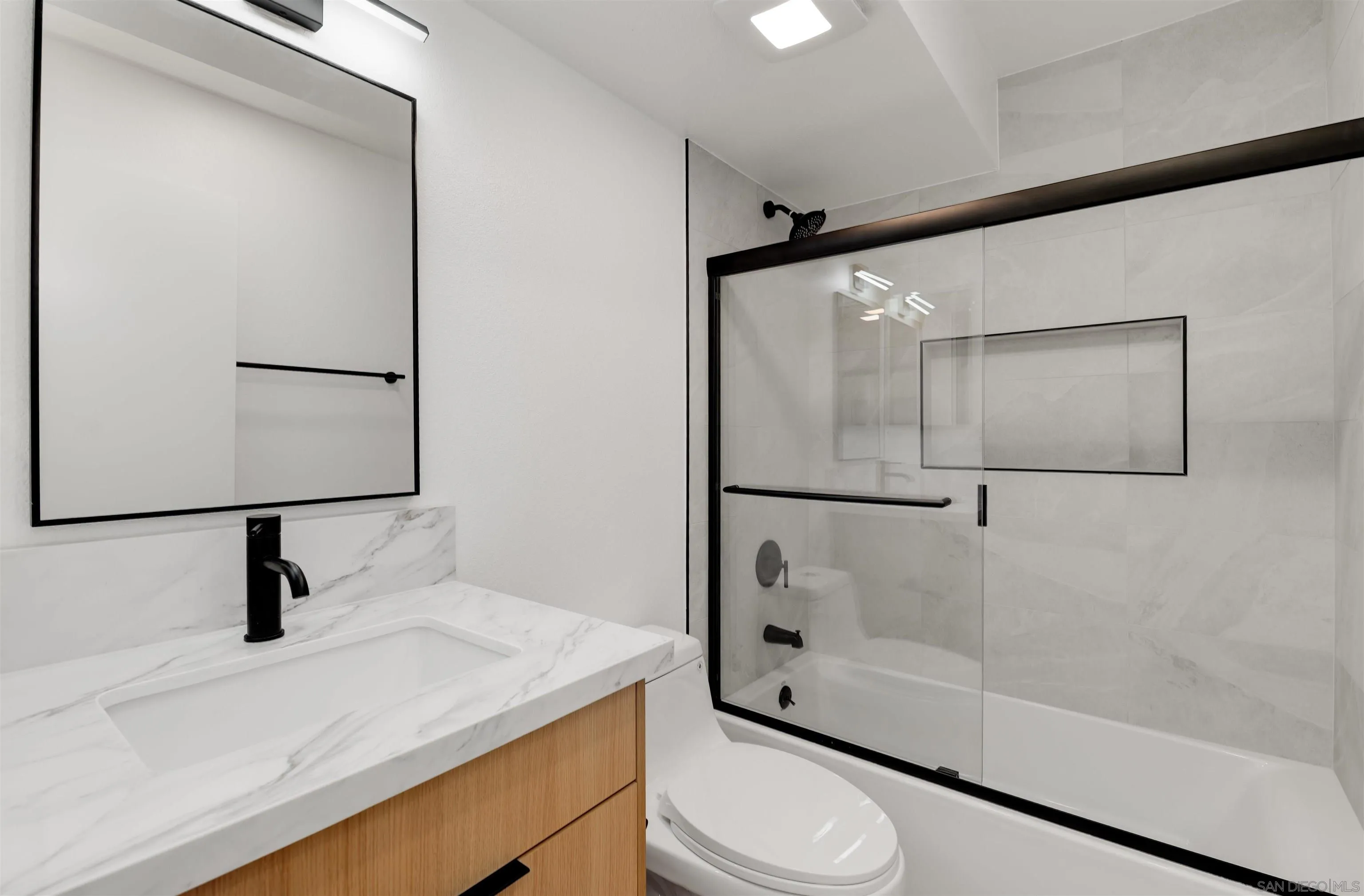 https://cdn.realtyfeed.com/cdn/127/260025063/88cb1164690dc6debb1528387f63a3ff.webp