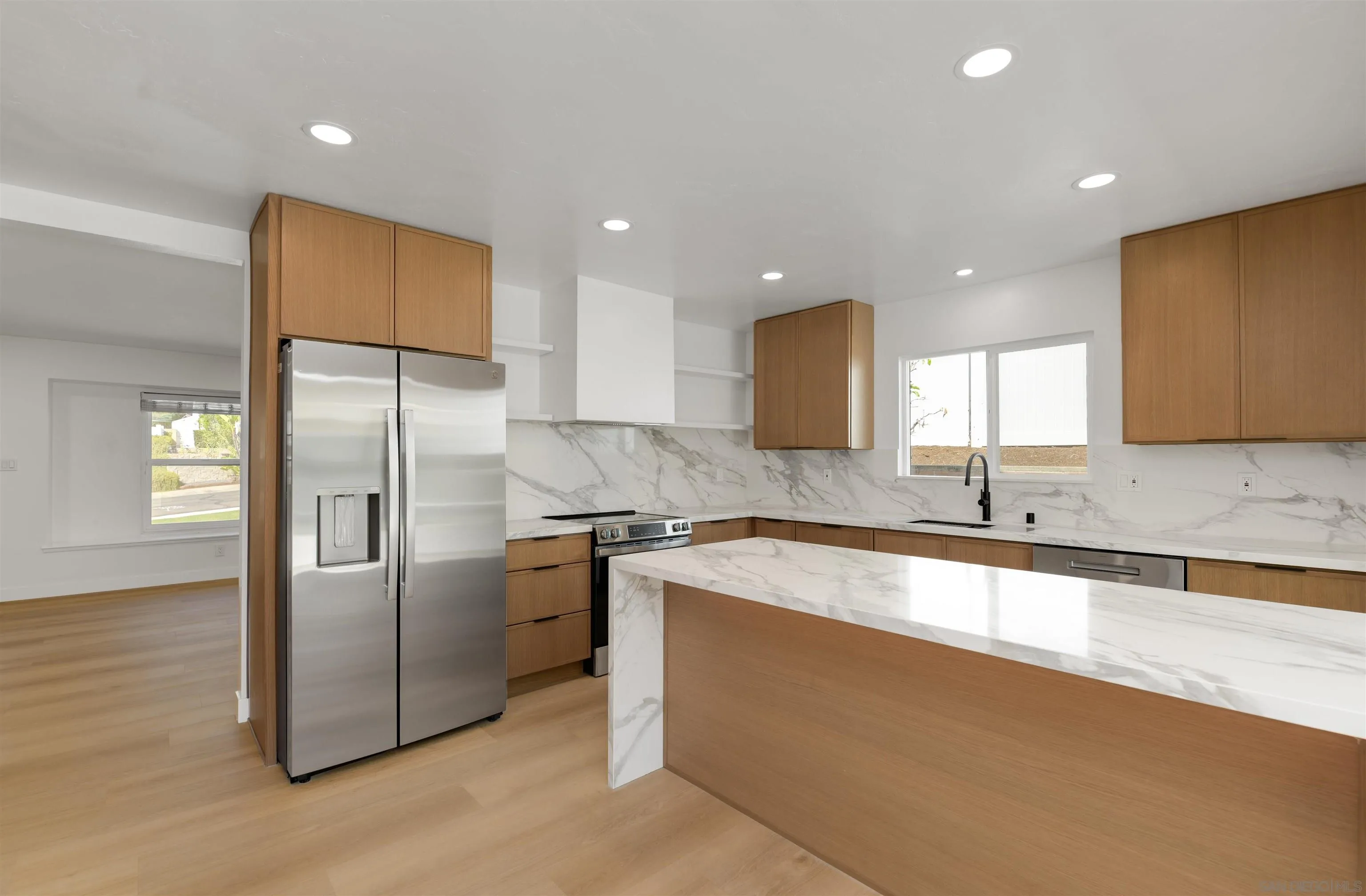 https://cdn.realtyfeed.com/cdn/127/260025063/de1aae7321b80dca661f4557abffc540.webp