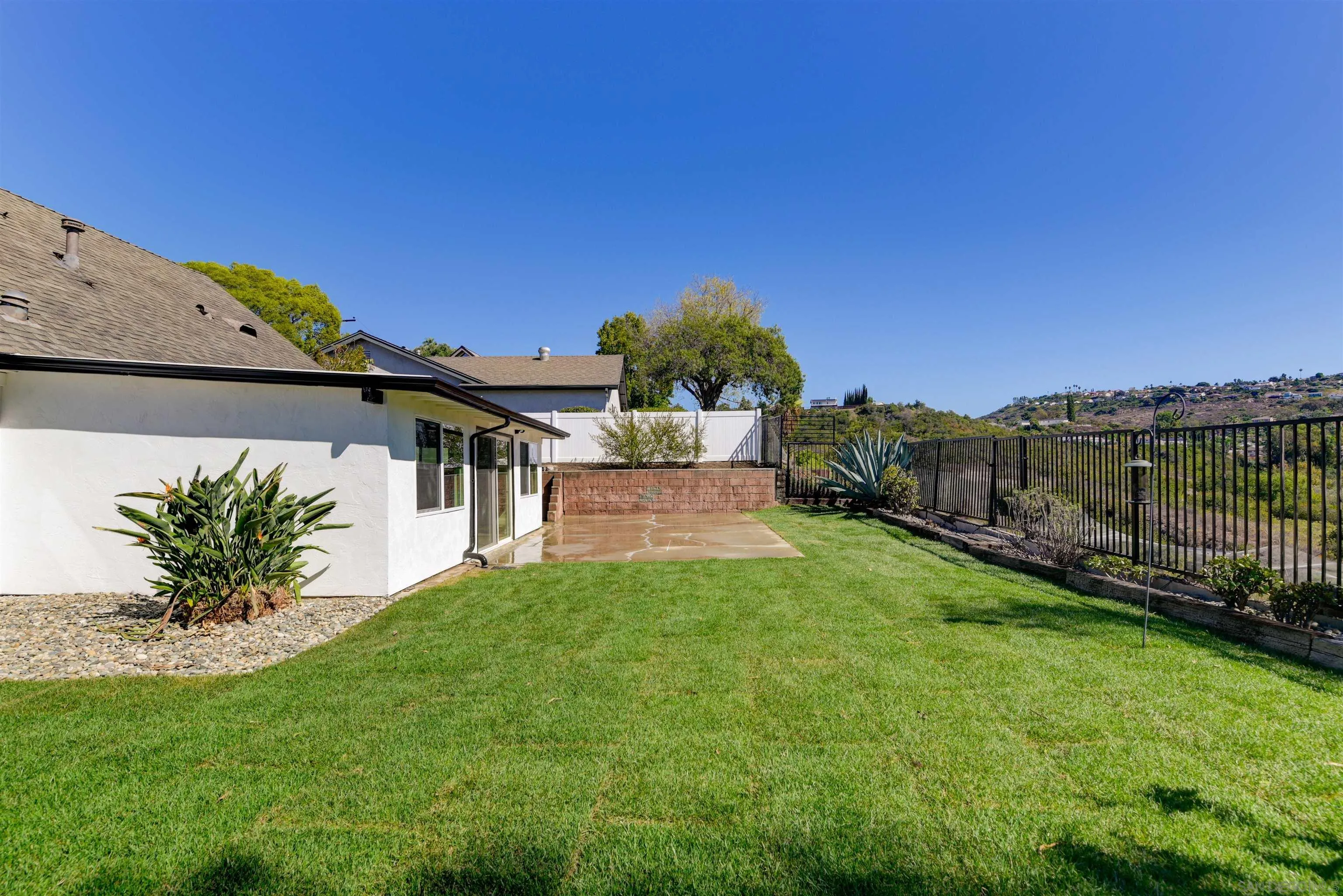 https://cdn.realtyfeed.com/cdn/127/260025063/de9912d95259967ebc2ae24387ca5f3c.webp