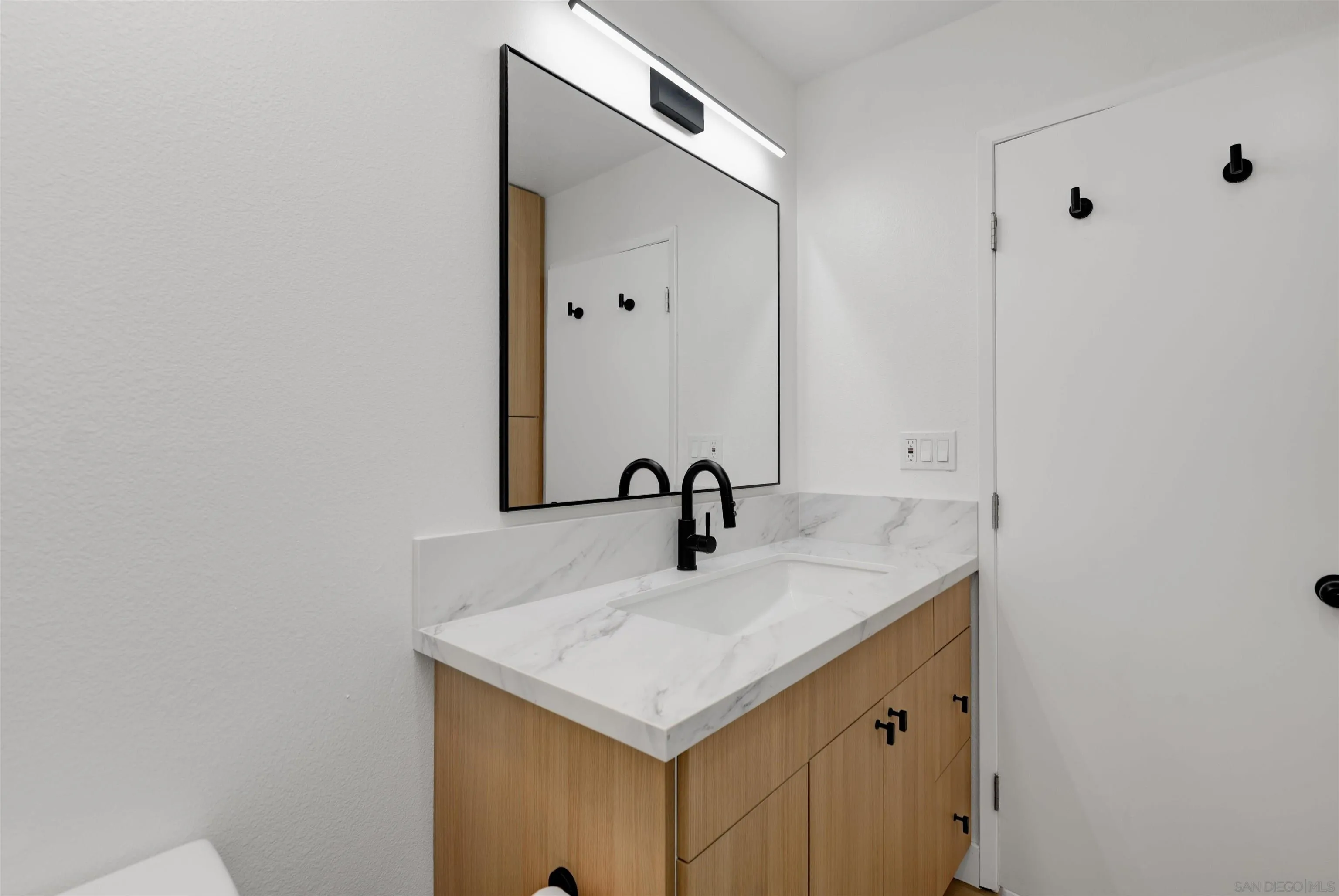 https://cdn.realtyfeed.com/cdn/127/260025063/fe41eb85b8acd949dbcb8f6992366a53.webp
