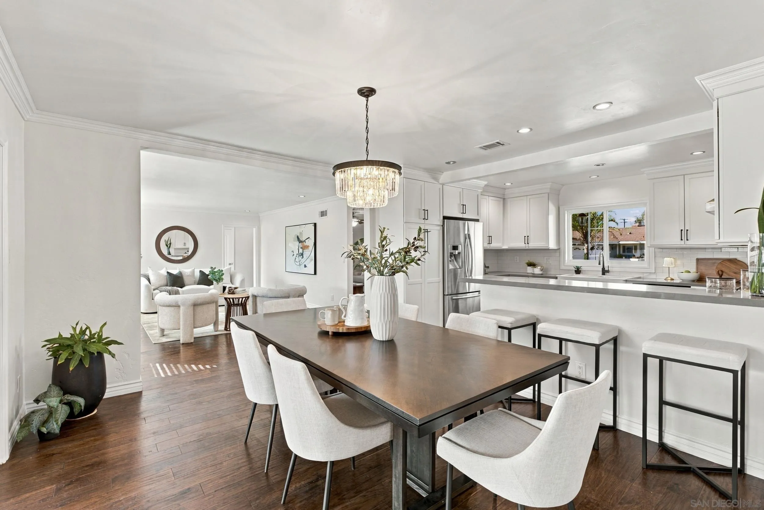 https://cdn.realtyfeed.com/cdn/127/260025073/1b3455b4f09c0f72261f33cbf005f6d2.webp