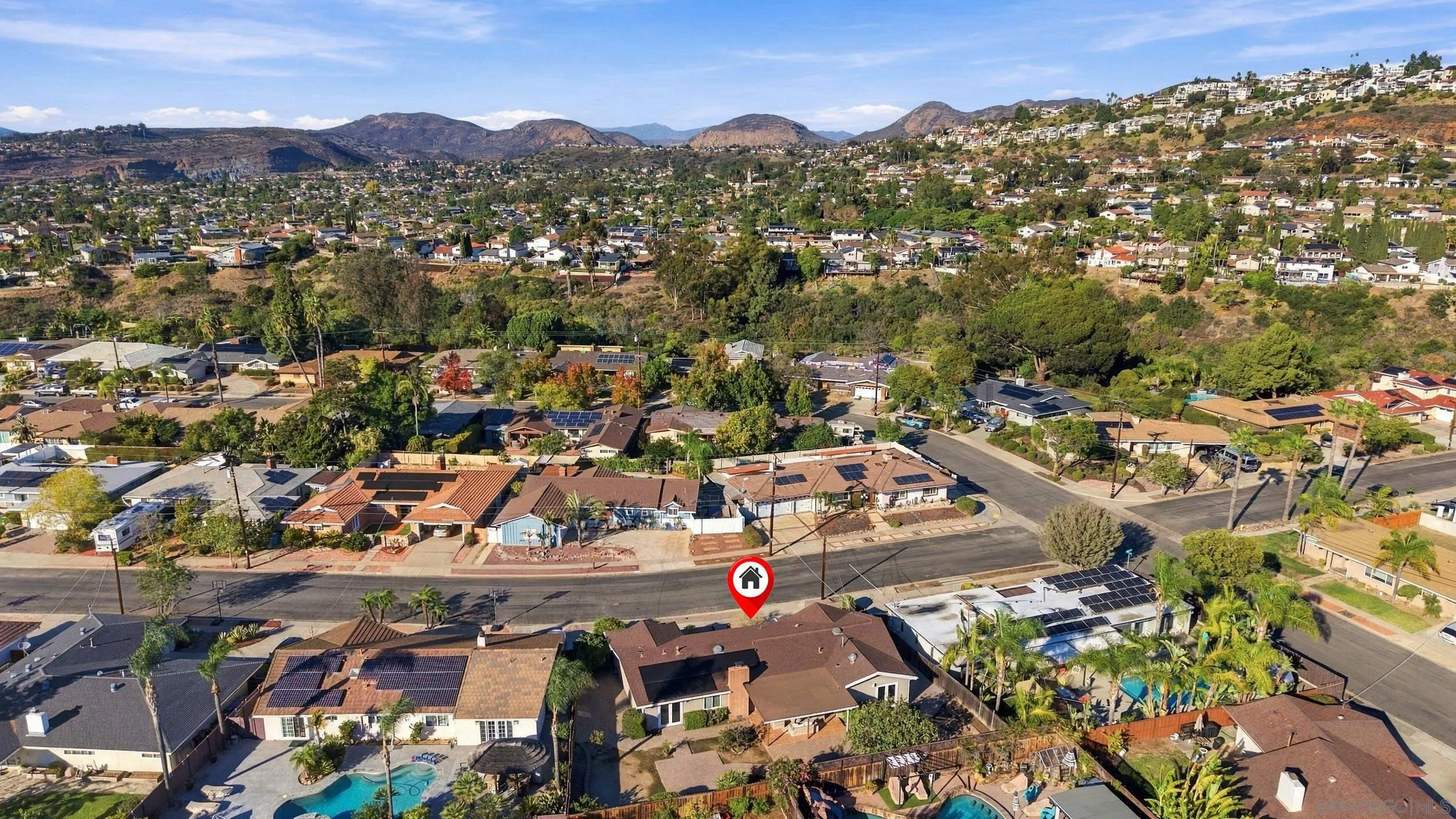 https://cdn.realtyfeed.com/cdn/127/260025073/b0edfa465e219af3da9fd929ea1dc4c0.webp