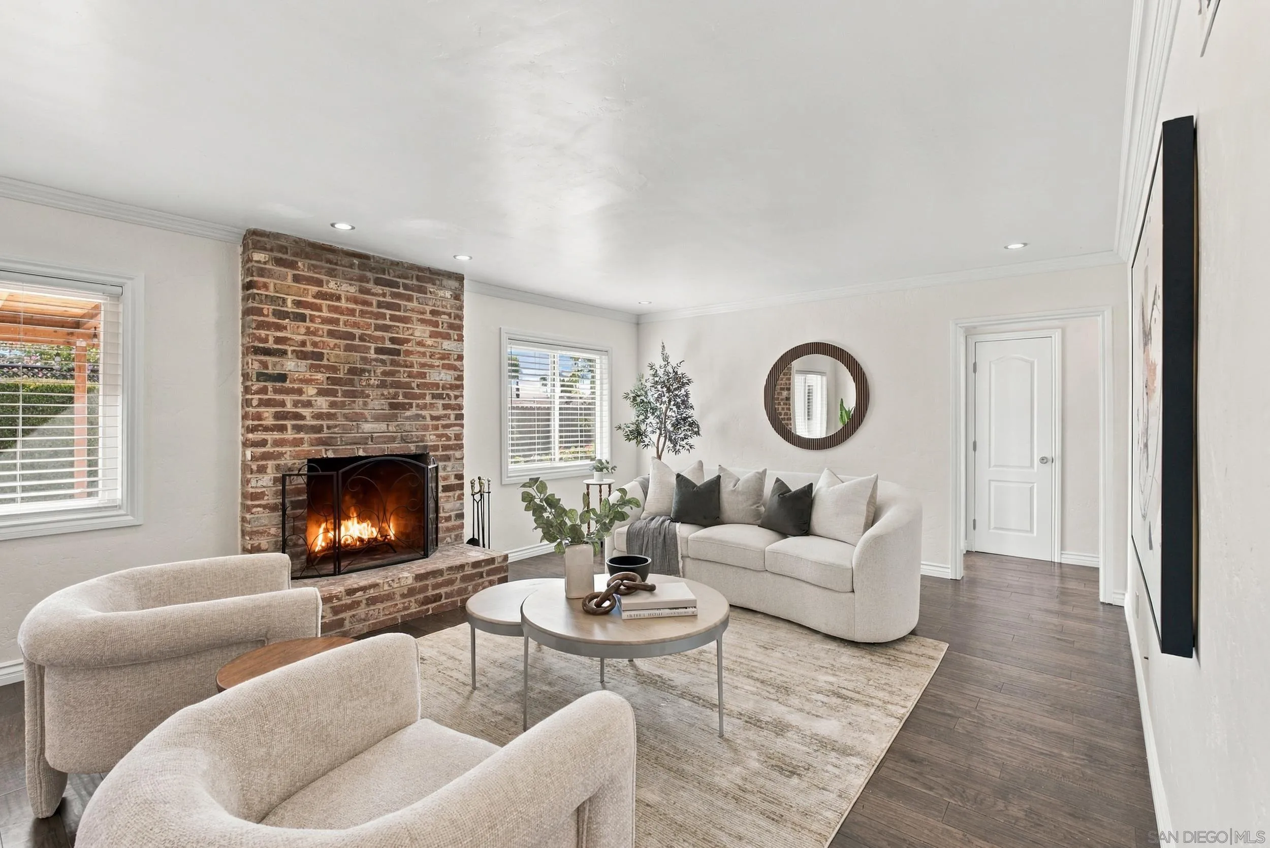 https://cdn.realtyfeed.com/cdn/127/260025073/c02bce86f7334d56ce340e23da2e71c7.webp