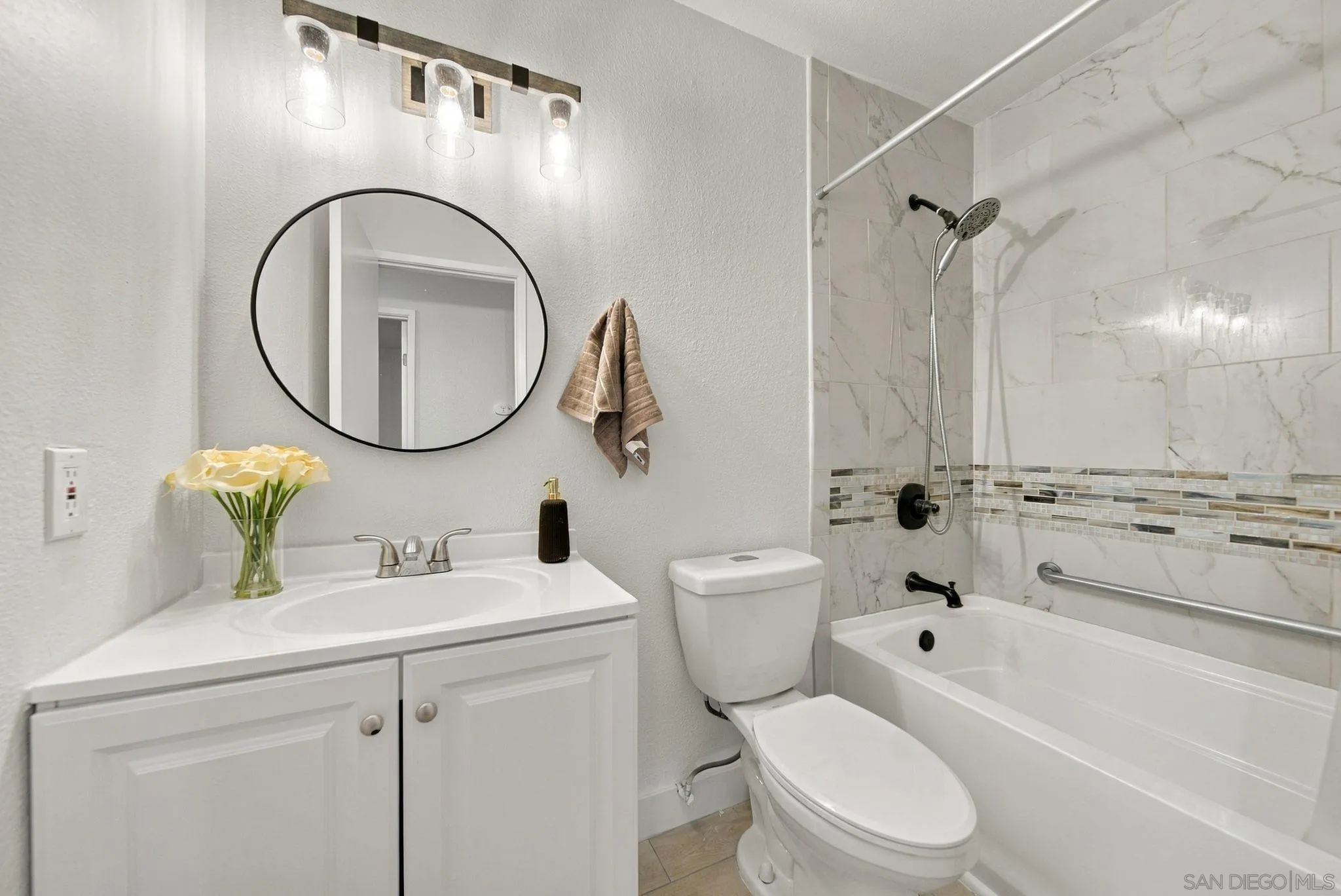 https://cdn.realtyfeed.com/cdn/127/260025078/2f4bd706850e486e000b7a103398f278.webp