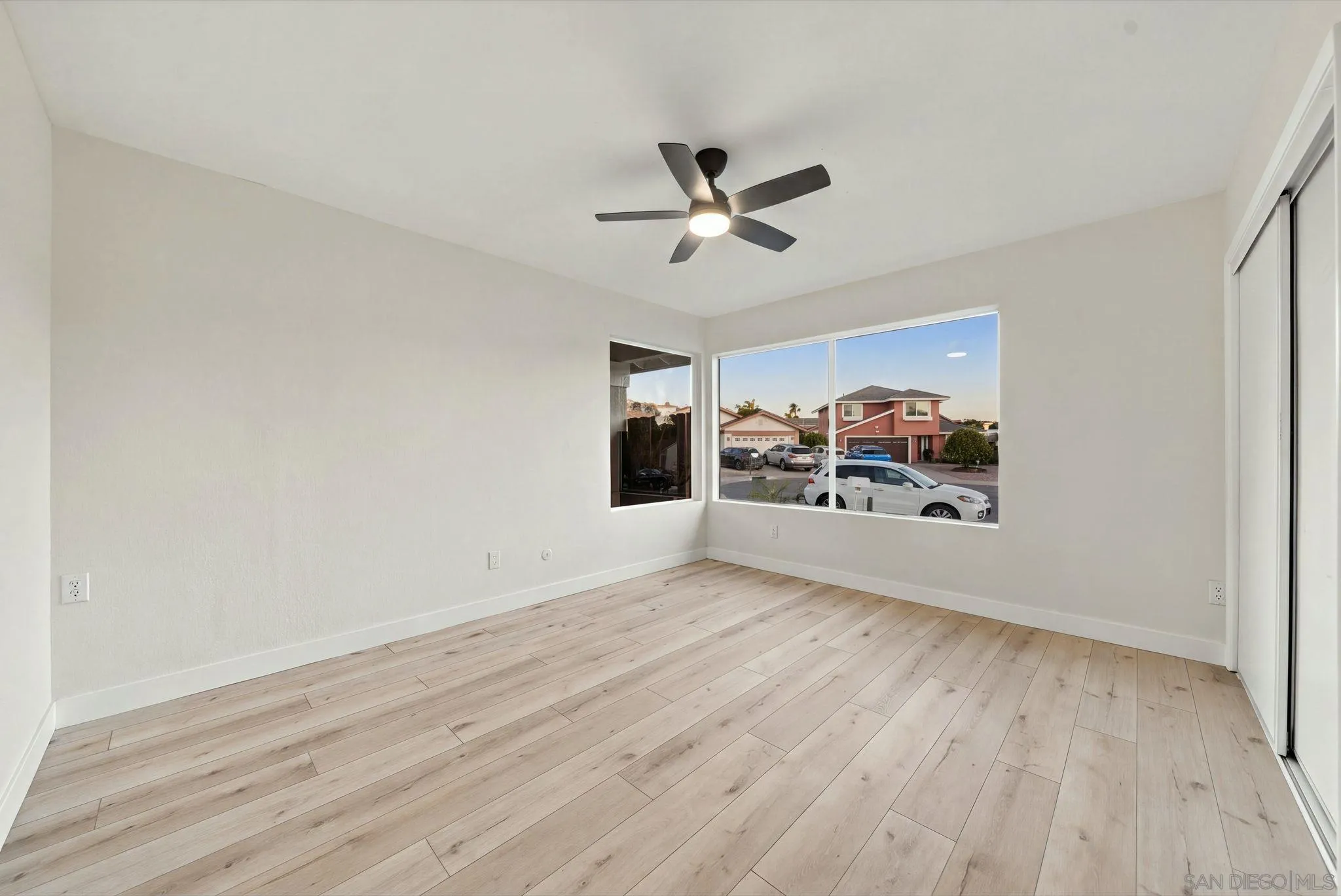https://cdn.realtyfeed.com/cdn/127/260025078/45d028e05383a8fb3ae5f5da2fec55b6.webp