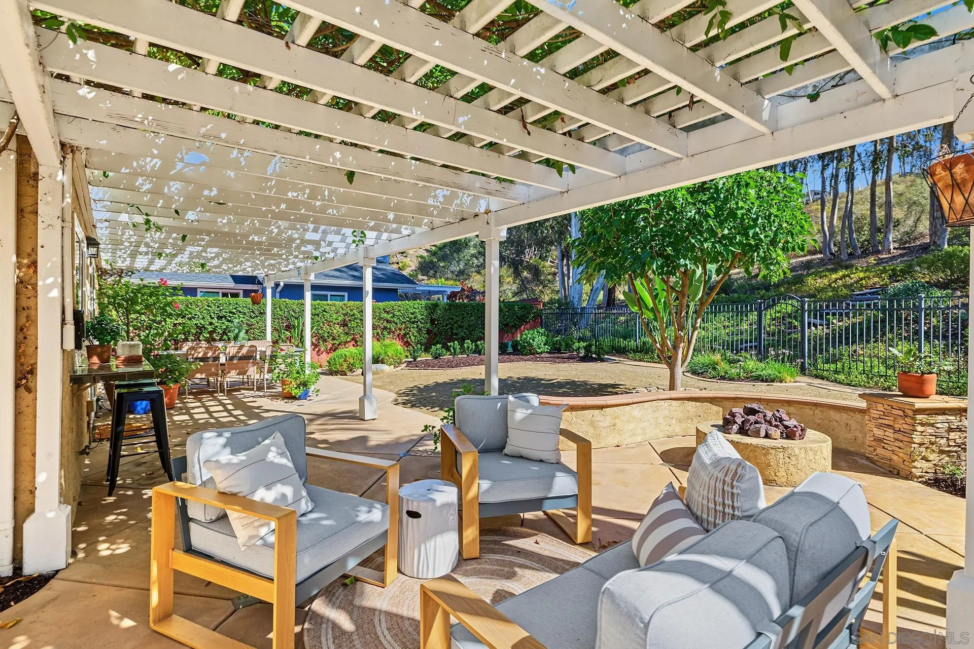 https://cdn.realtyfeed.com/cdn/127/260025080/c64fd5a4132fb2e855e0328d330af68c.webp