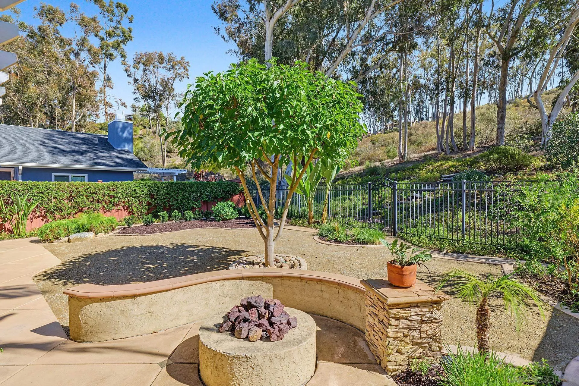 https://cdn.realtyfeed.com/cdn/127/260025080/e5f8135473f191c6d5c7b29d307119b1.webp