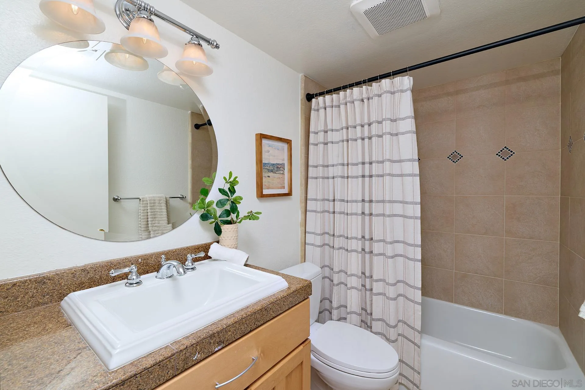 https://cdn.realtyfeed.com/cdn/127/260025080/e7b26046878775e2e6bd799e8cfab9d3.webp