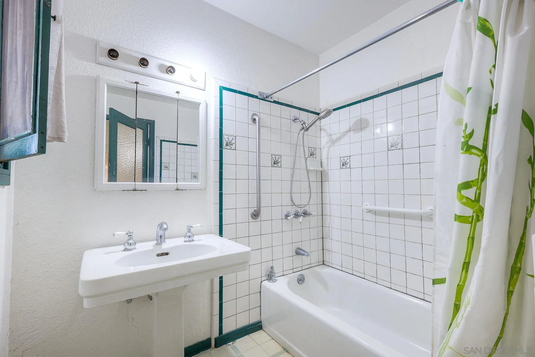 2450 A st, San Diego, CA 92102, photo 28