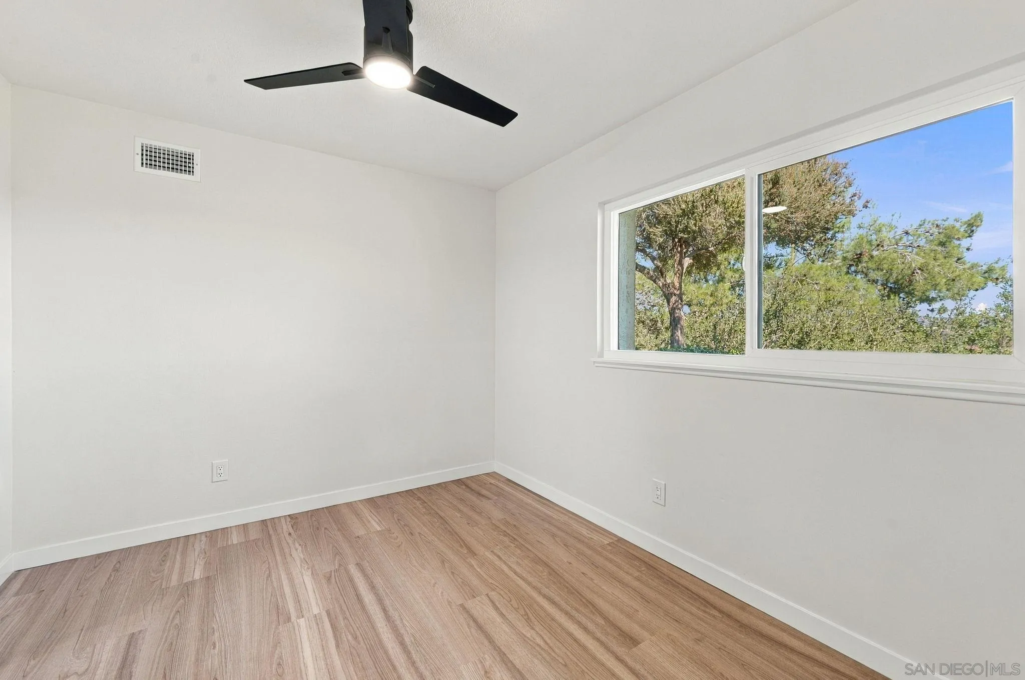 https://cdn.realtyfeed.com/cdn/127/260025087/1548e7380796fd52b4ba1599fed72d1f.webp