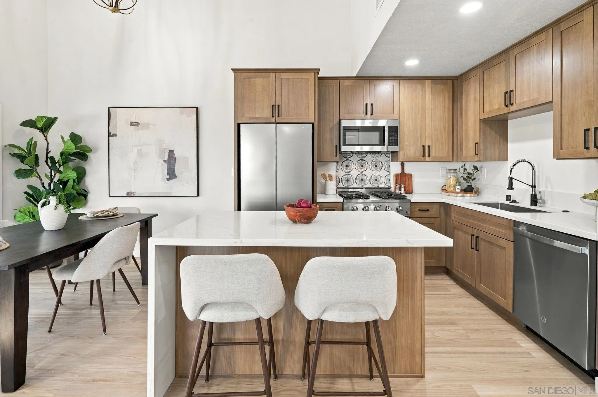 https://cdn.realtyfeed.com/cdn/127/260025087/1d76643161b09c25c9953576665f4e7c.webp