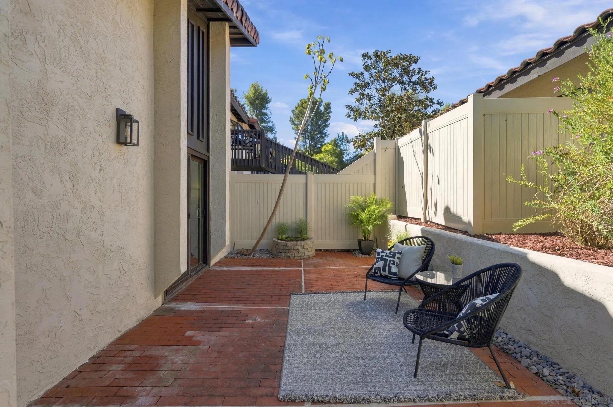 https://cdn.realtyfeed.com/cdn/127/260025087/2677fcc23030b48a36508e04619f25c2.webp