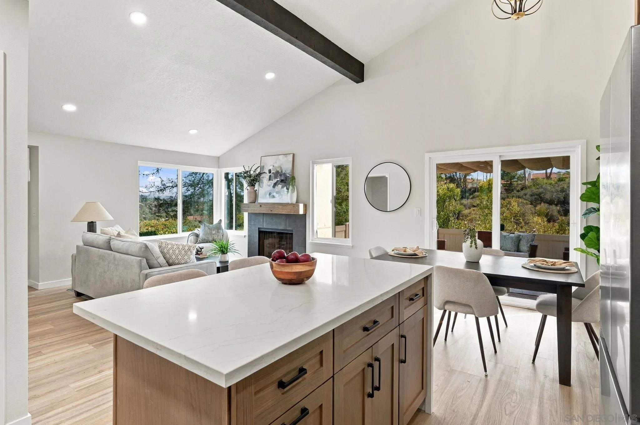 https://cdn.realtyfeed.com/cdn/127/260025087/56233f47ec753019ef4d16a726468458.webp