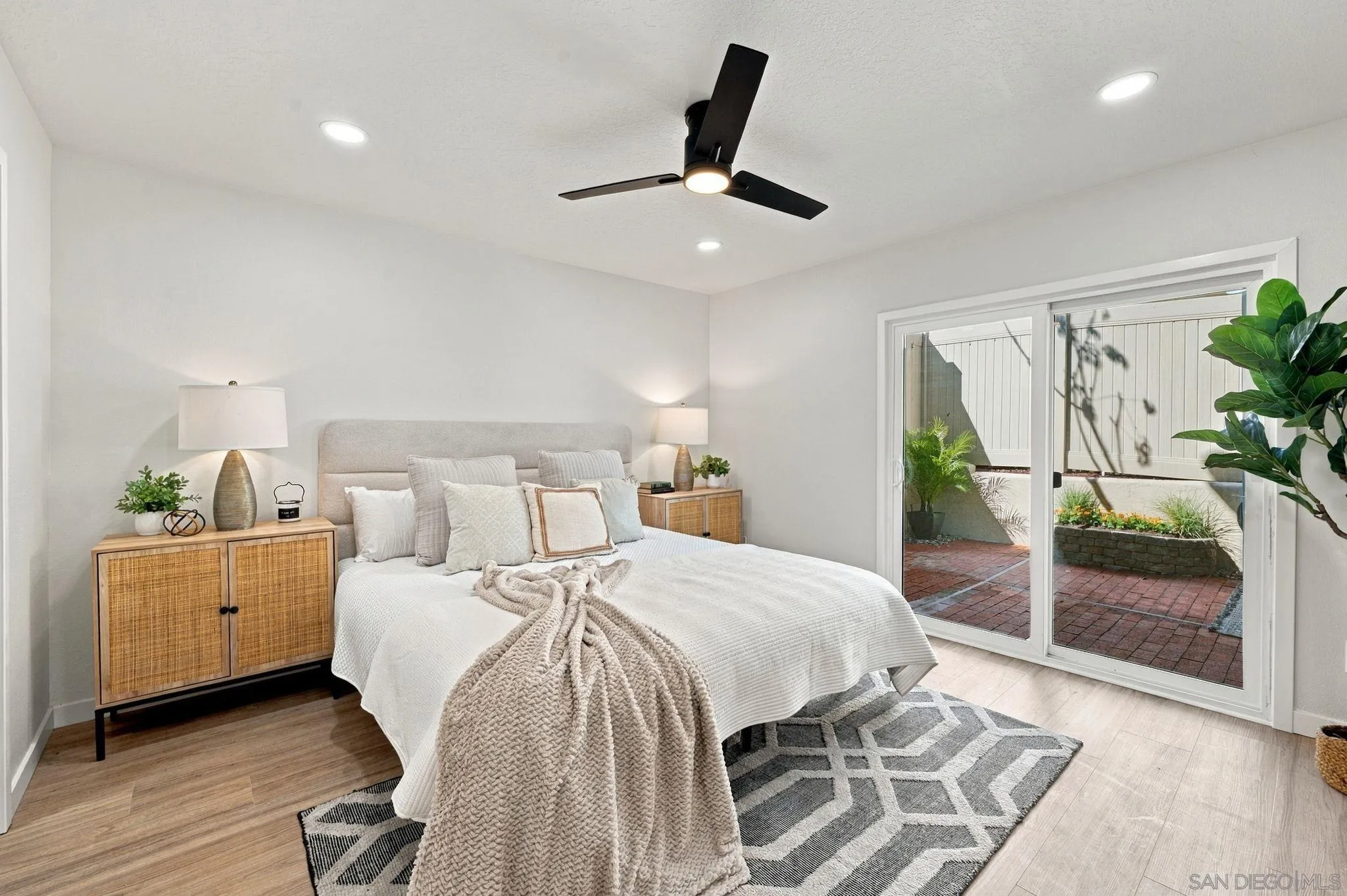 https://cdn.realtyfeed.com/cdn/127/260025087/5eb1a8dea5c56cb1e94ad8fca4525eb0.webp
