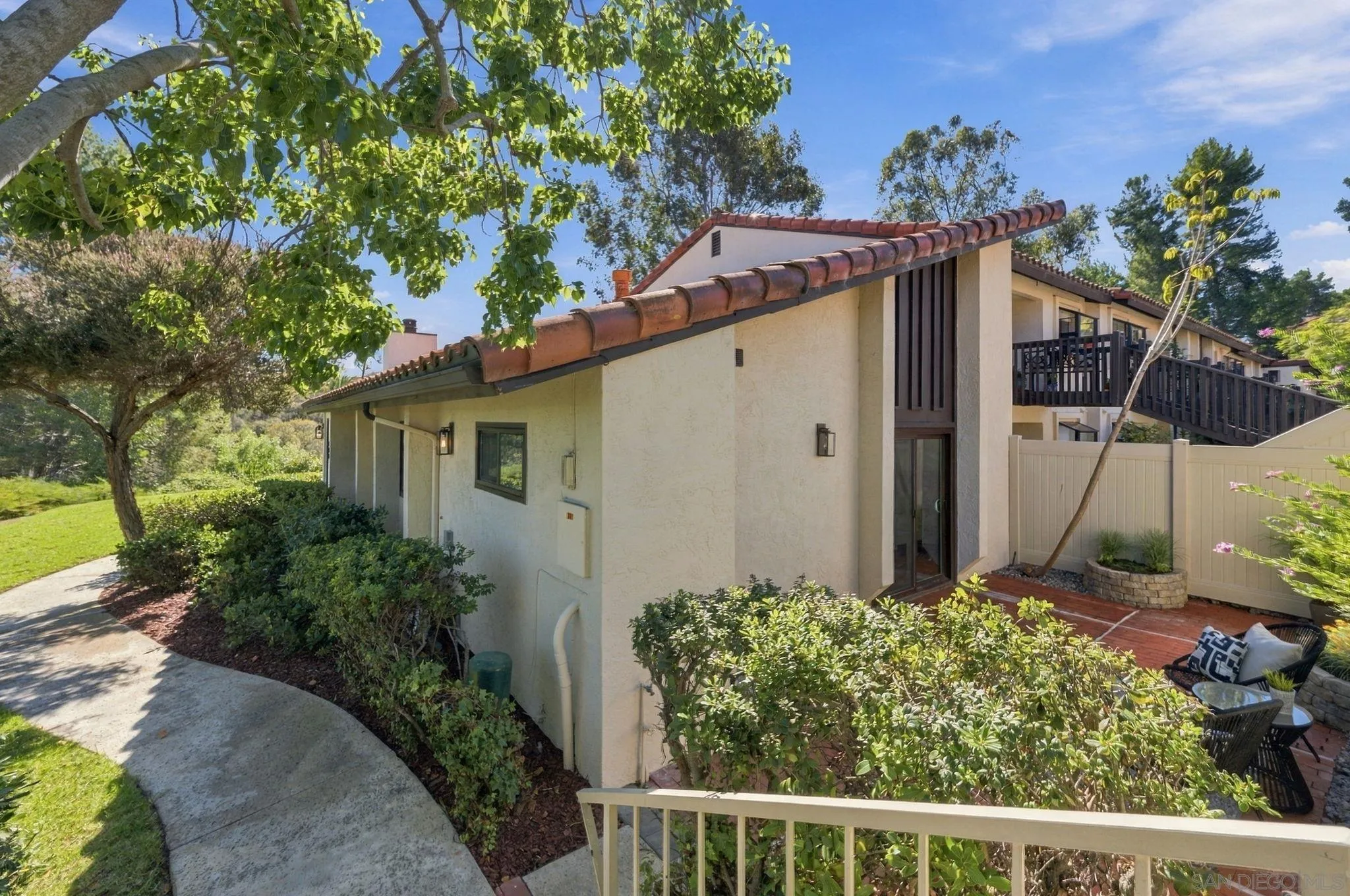 https://cdn.realtyfeed.com/cdn/127/260025087/63fe4f1e6a97d486199d5678a33a57f8.webp