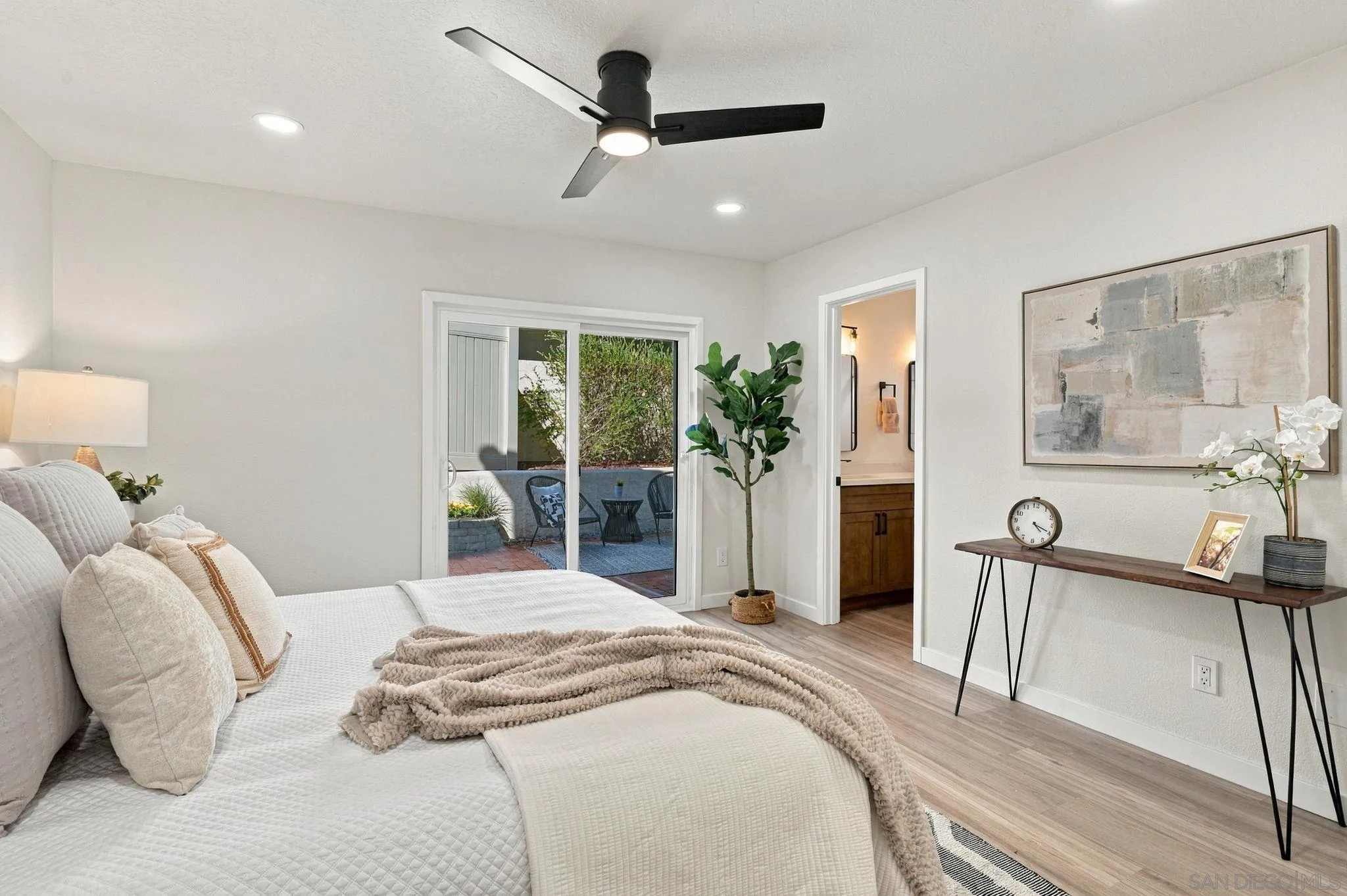 https://cdn.realtyfeed.com/cdn/127/260025087/912585dba05dcf28aecf8c1fb44dd5e7.webp