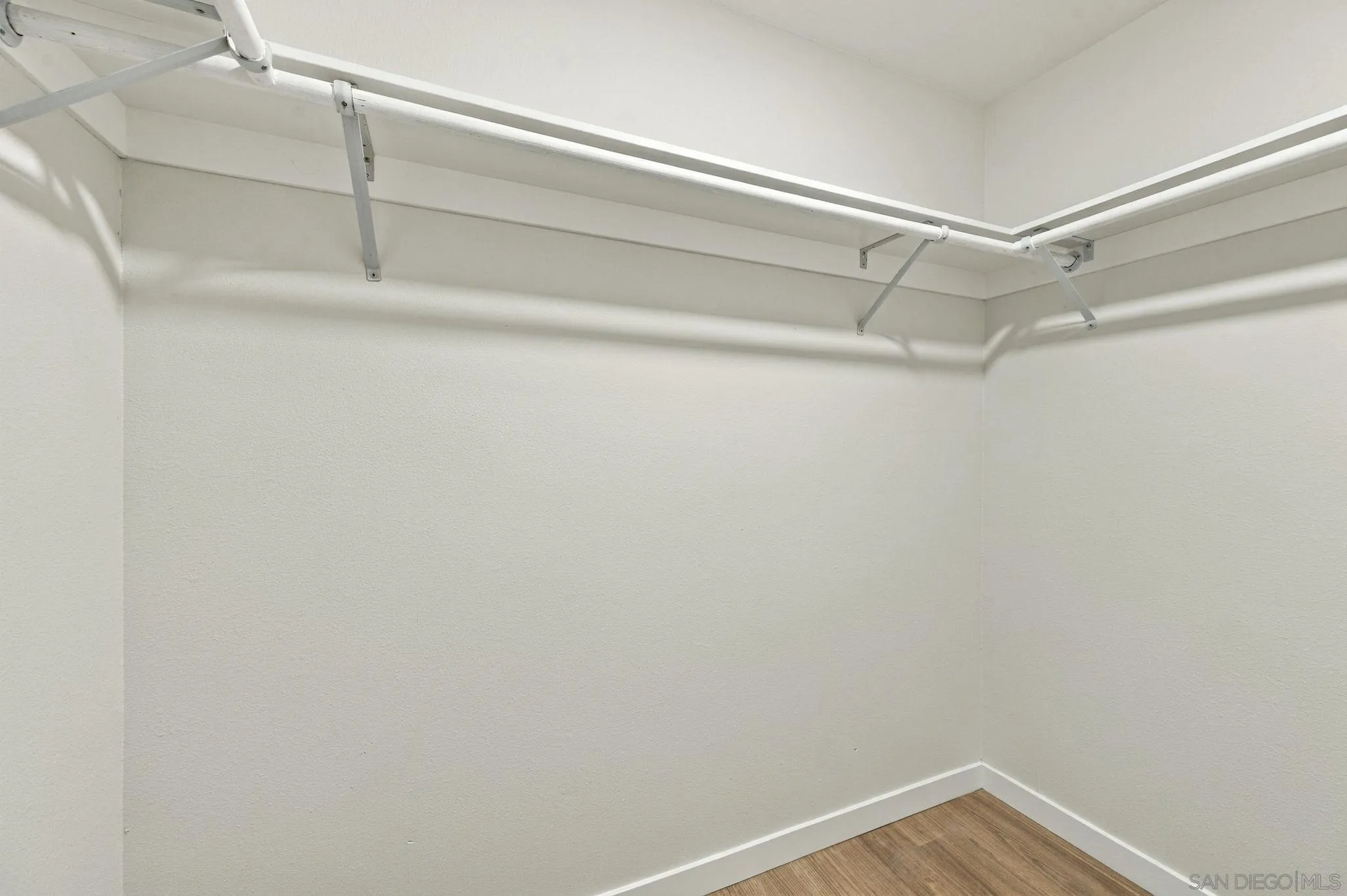https://cdn.realtyfeed.com/cdn/127/260025087/9681f3c85cc940135f28281240e69dea.webp