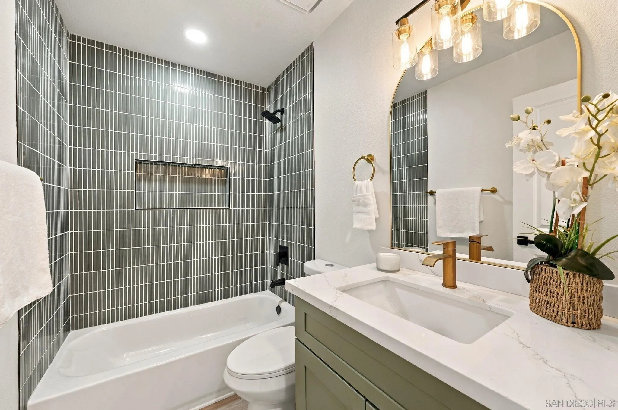 https://cdn.realtyfeed.com/cdn/127/260025087/b3c064c7f73e4bc8bf1322faa18944b3.webp