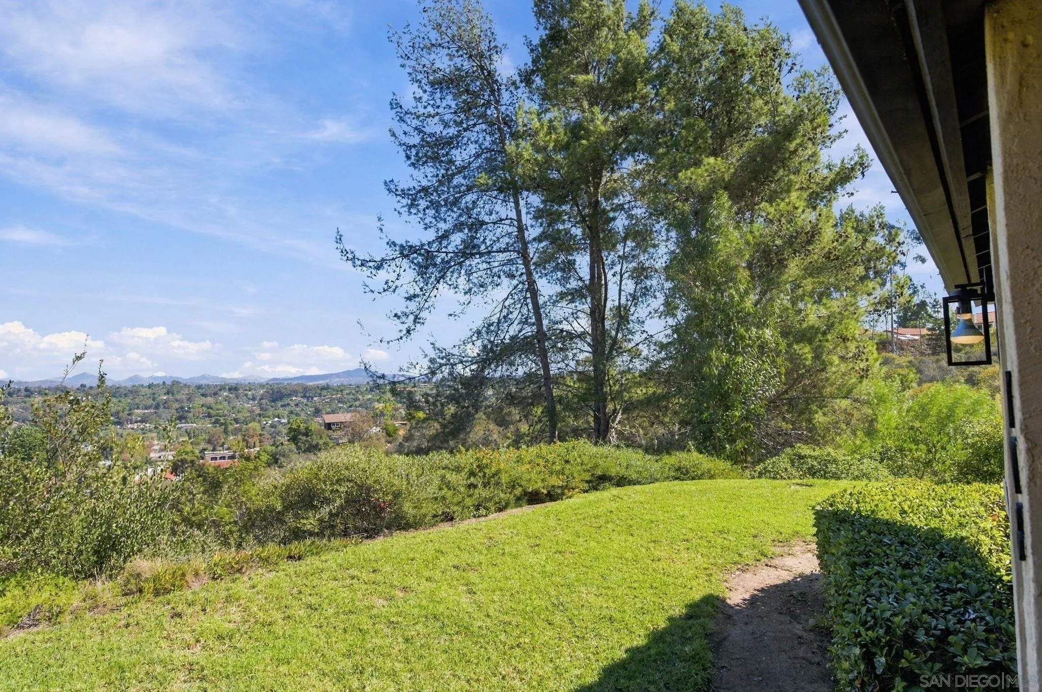https://cdn.realtyfeed.com/cdn/127/260025087/dc5a3414c37bfbc77ce842635de4f0f1.webp