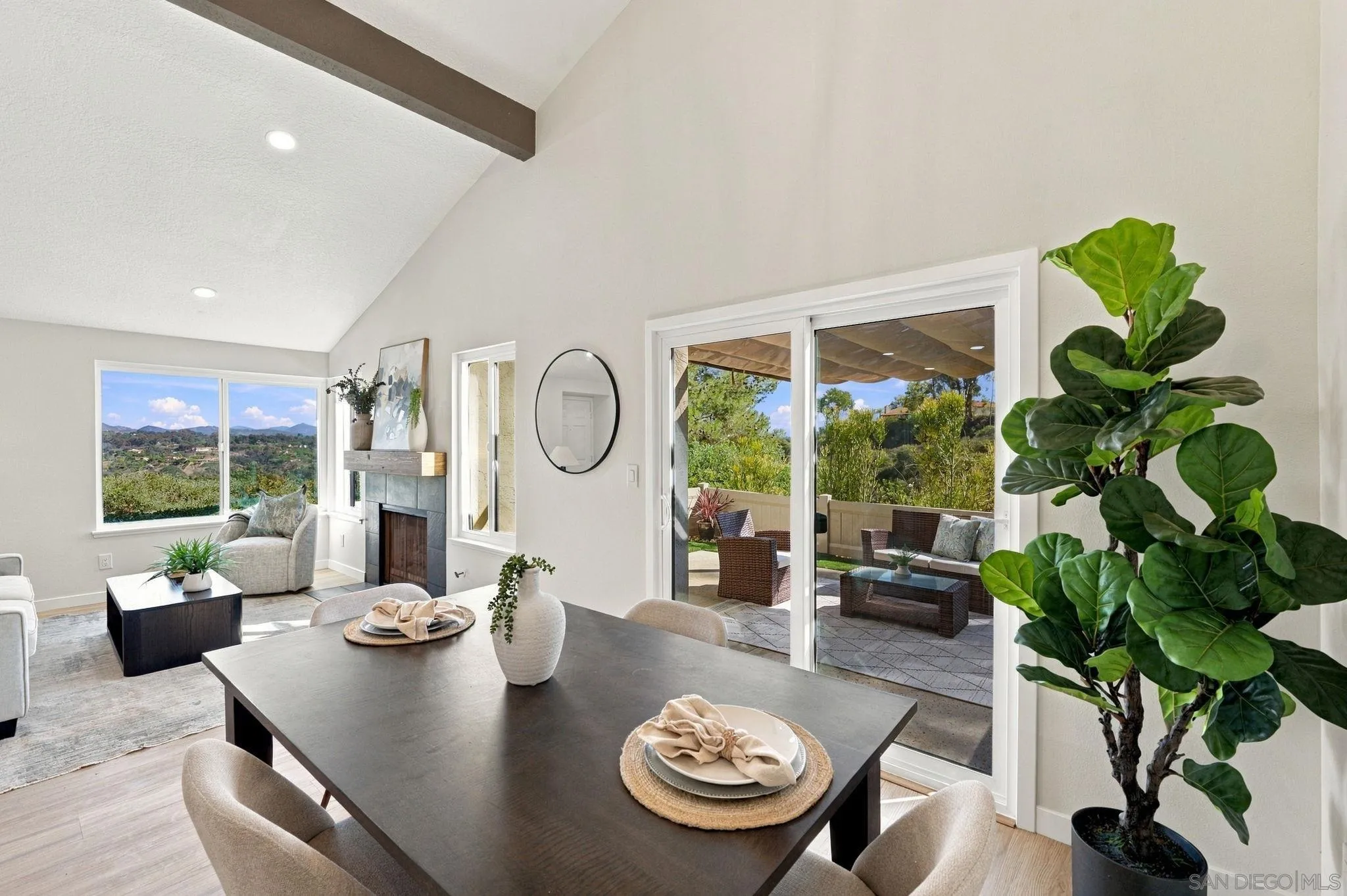 https://cdn.realtyfeed.com/cdn/127/260025087/f00eb40d8b28af0d9c85e4f2c1bd7410.webp